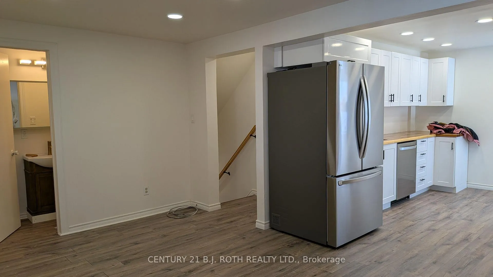 Photo 14 of Unit B, 20 Meadowland Avenue, Barrie, Allandale Heights — HOMEH