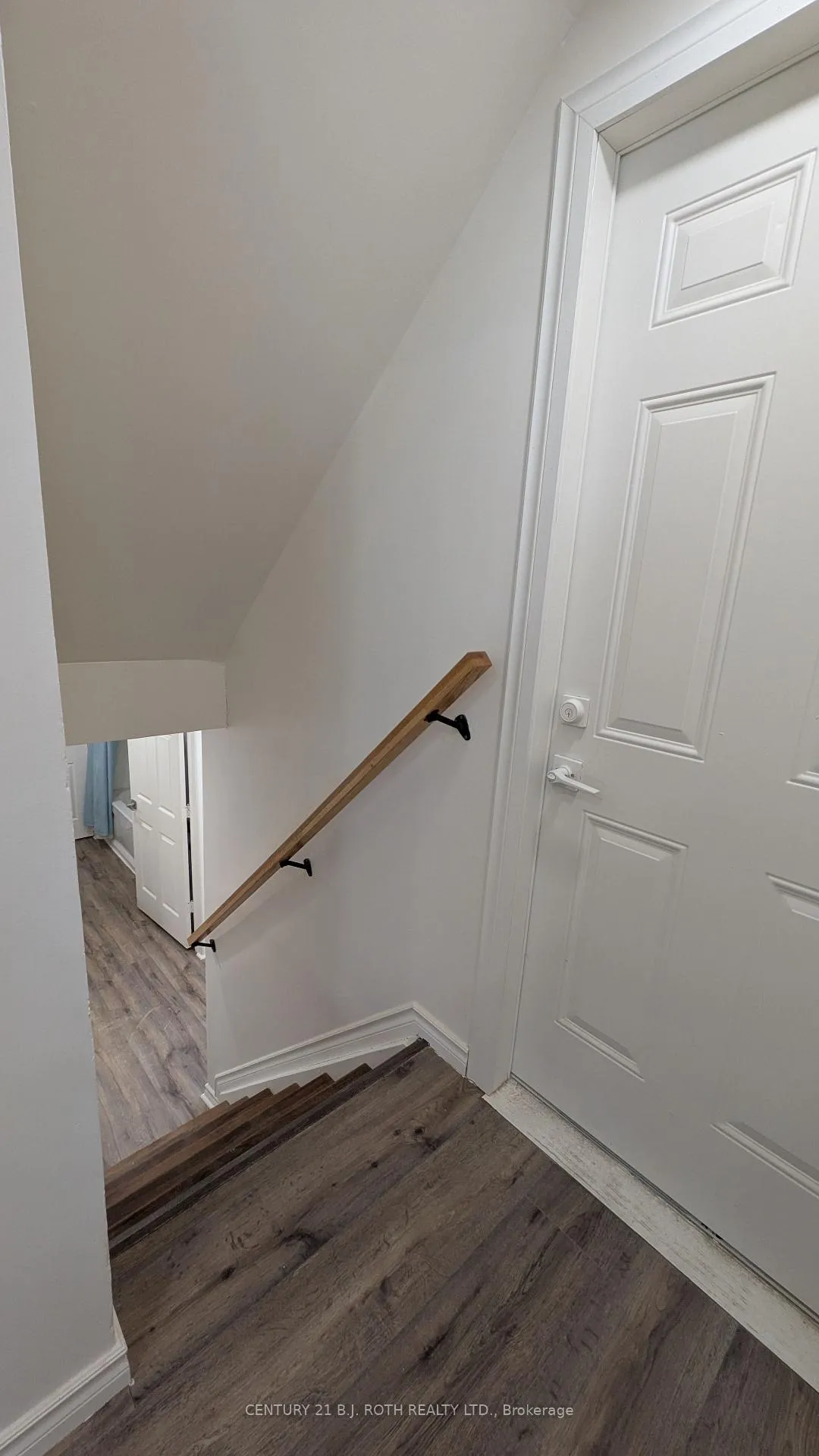 Photo 18 of Unit B, 20 Meadowland Avenue, Barrie, Allandale Heights — HOMEH