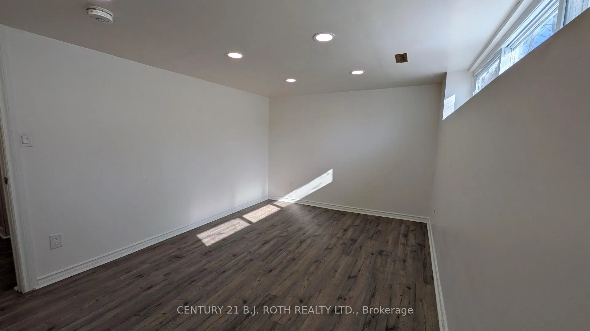 Photo 21 of Unit B, 20 Meadowland Avenue, Barrie, Allandale Heights — HOMEH