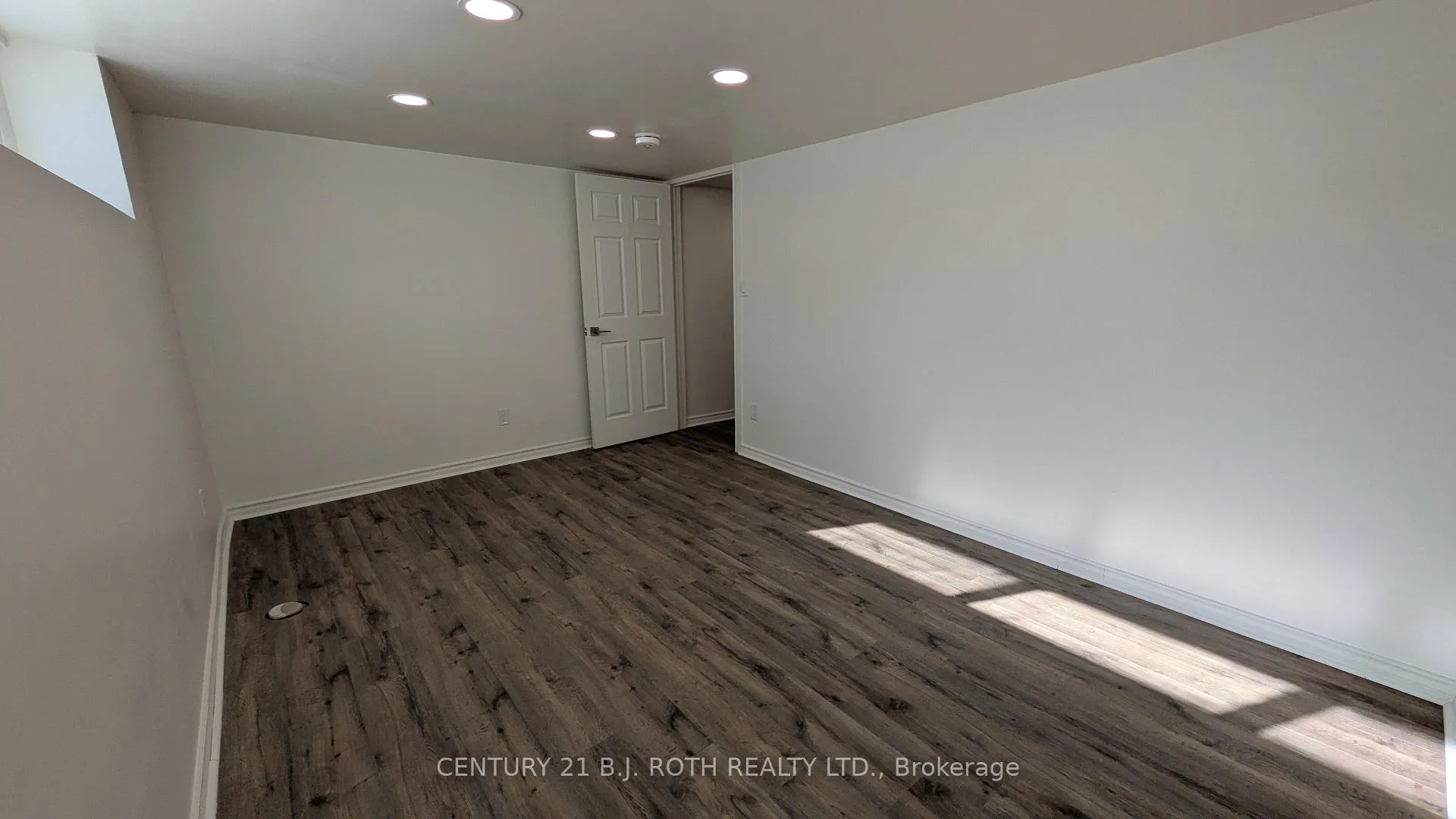 Photo 22 of Unit B, 20 Meadowland Avenue, Barrie, Allandale Heights — HOMEH