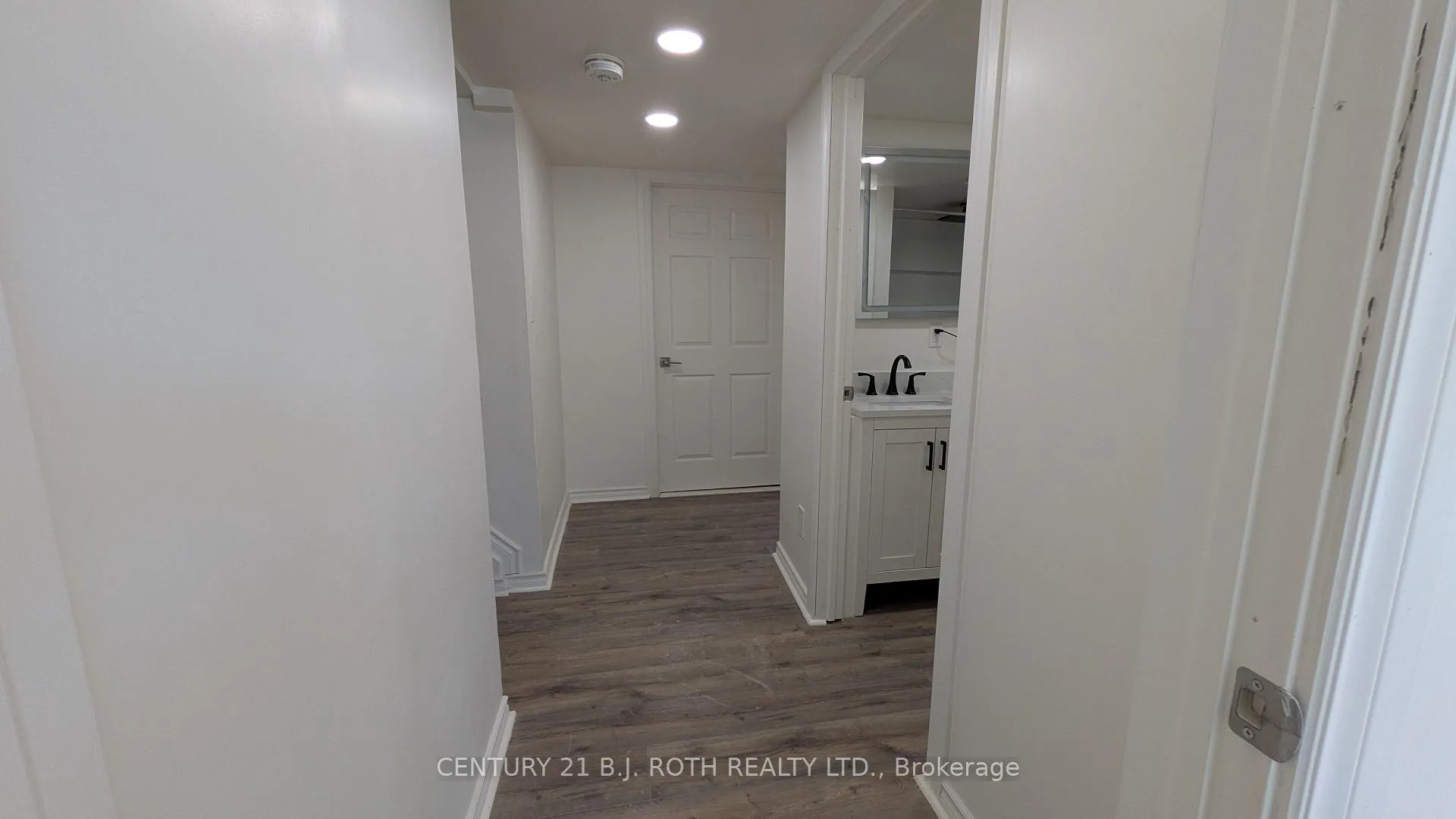 Photo 23 of Unit B, 20 Meadowland Avenue, Barrie, Allandale Heights — HOMEH