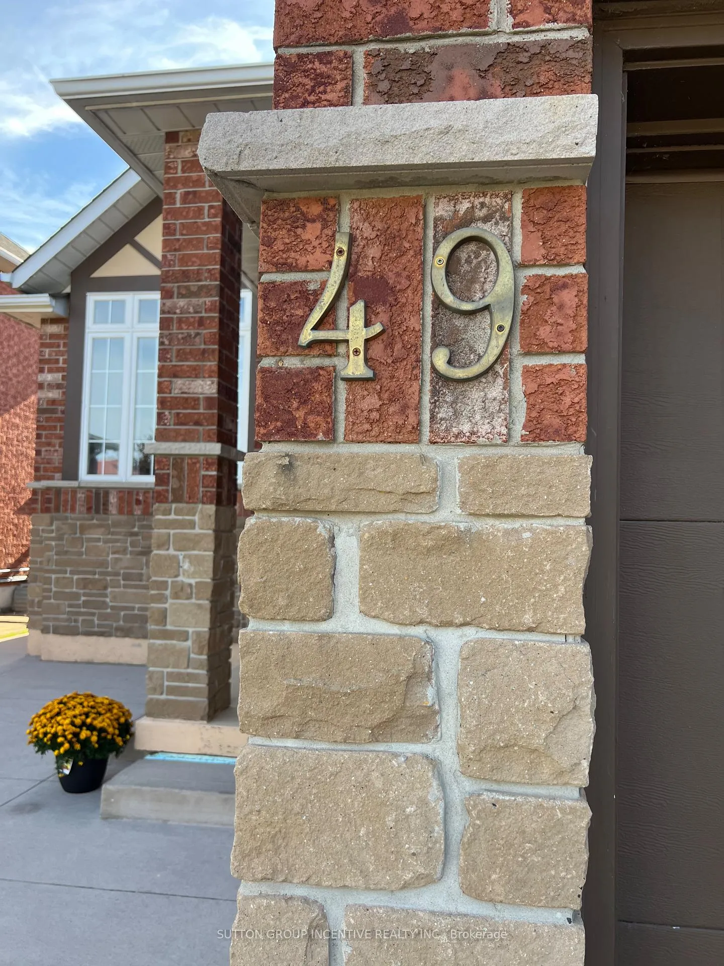 Photo 6 of 49 Felt Crescent, Barrie, Bayshore — HOMEH