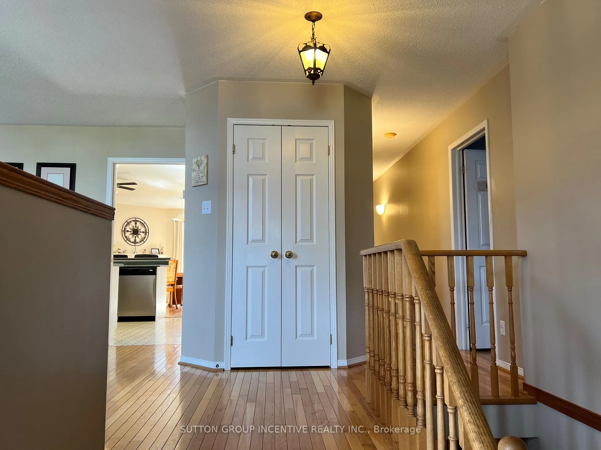 Photo 8 of 49 Felt Crescent, Barrie, Bayshore — HOMEH