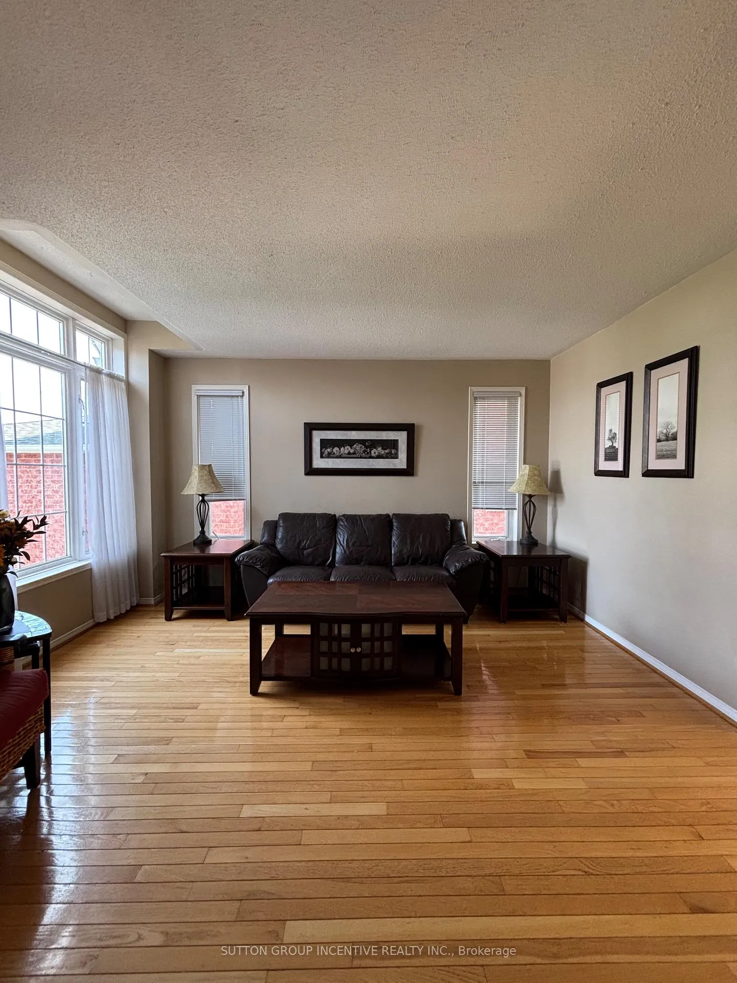 Photo 11 of 49 Felt Crescent, Barrie, Bayshore — HOMEH