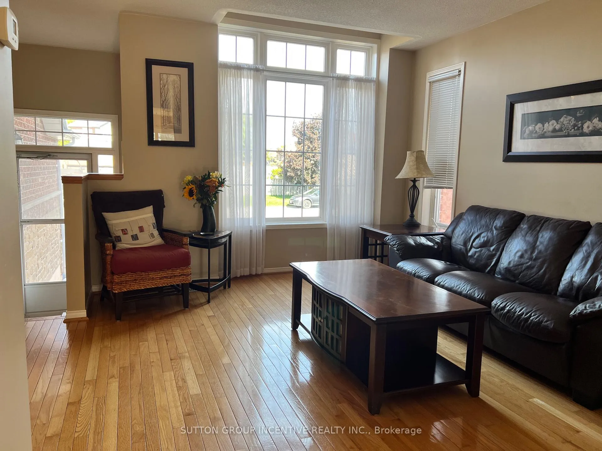 Photo 13 of 49 Felt Crescent, Barrie, Bayshore — HOMEH