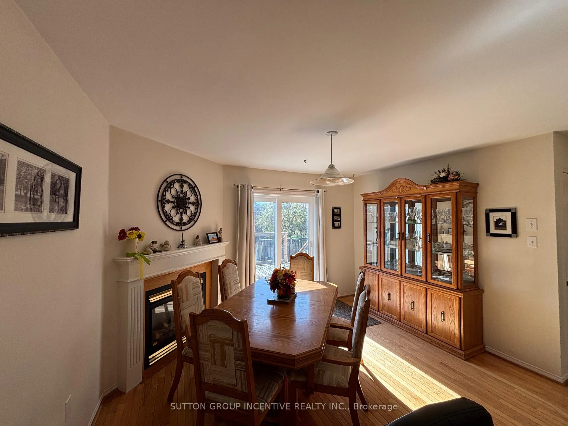 Photo 17 of 49 Felt Crescent, Barrie, Bayshore — HOMEH
