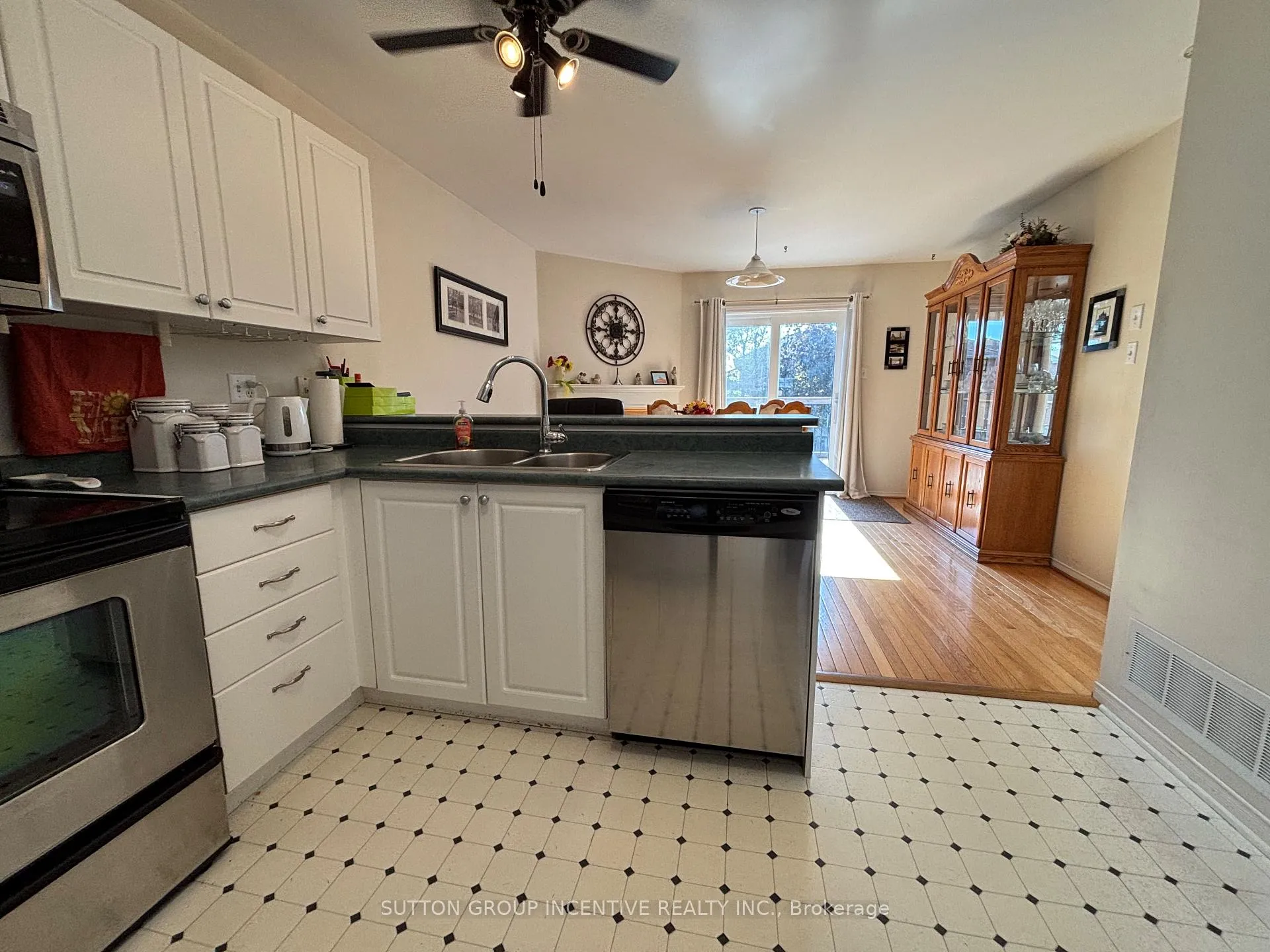 Photo 20 of 49 Felt Crescent, Barrie, Bayshore — HOMEH