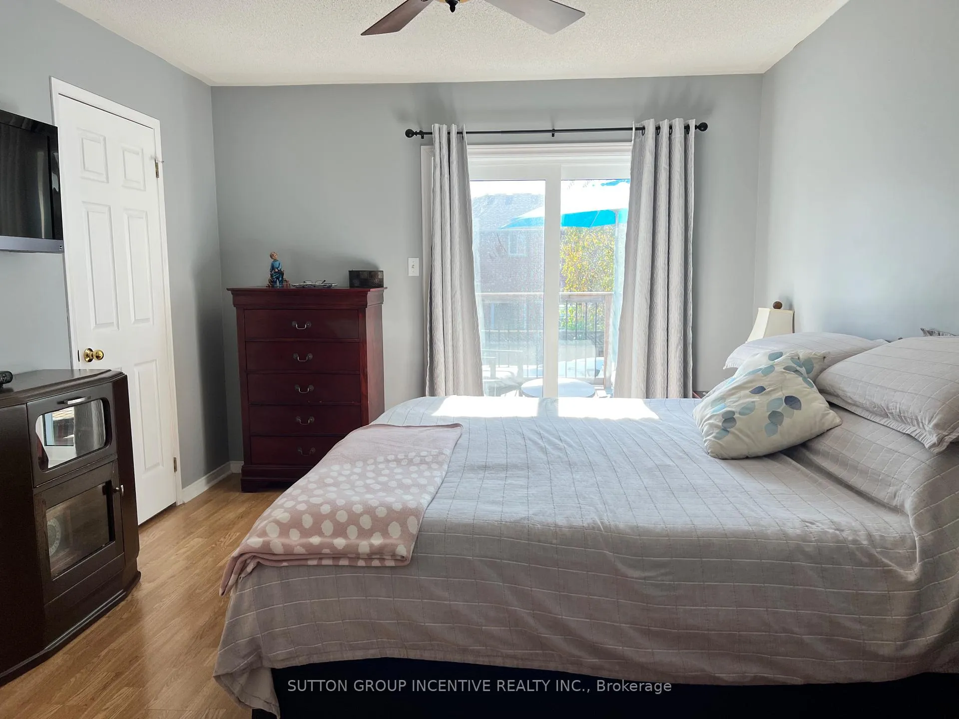 Photo 23 of 49 Felt Crescent, Barrie, Bayshore — HOMEH