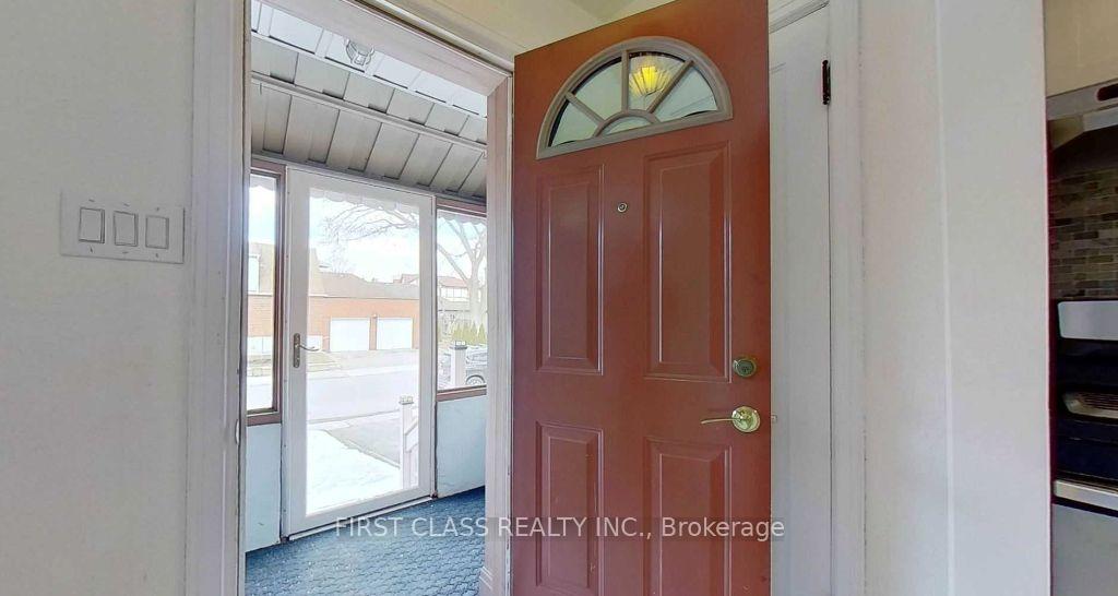 Photo 3 of Unit Main, 19 Yardley Avenue, Toronto, O'Connor-Parkview — HOMEH