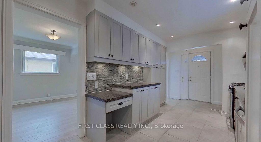 Photo 8 of Unit Main, 19 Yardley Avenue, Toronto, O'Connor-Parkview — HOMEH
