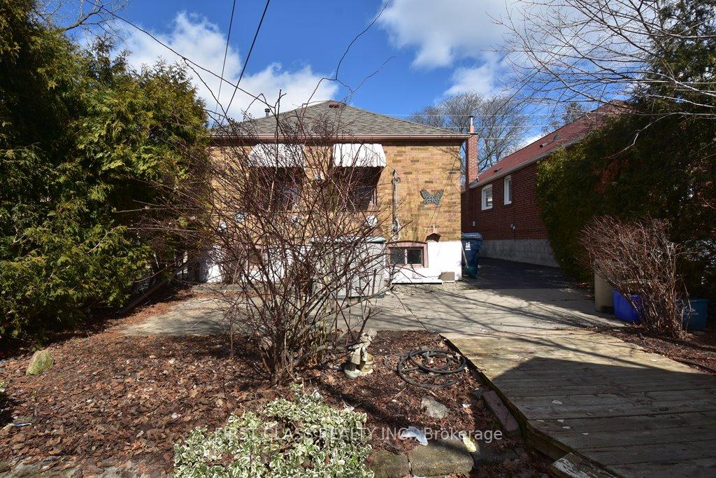 Photo 22 of Unit Main, 19 Yardley Avenue, Toronto, O'Connor-Parkview — HOMEH