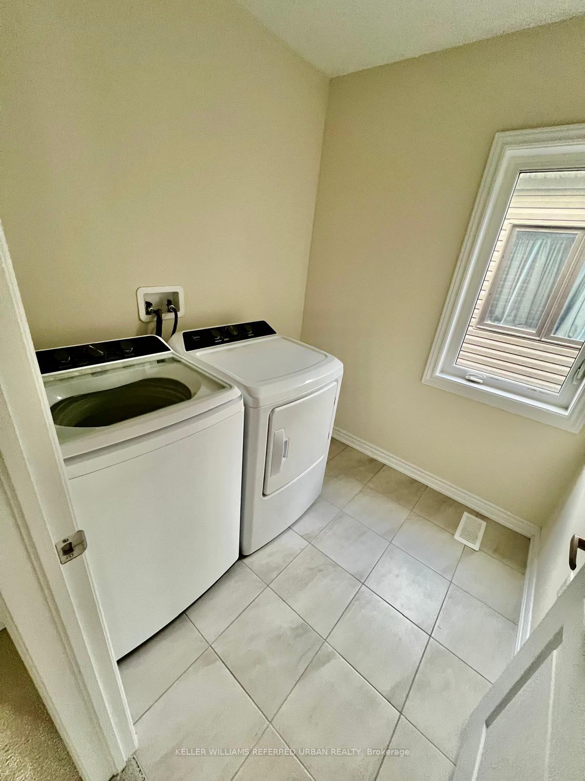 Photo 7 of 355 Vanilla Trail, Thorold, Rolling Meadows — HOMEH