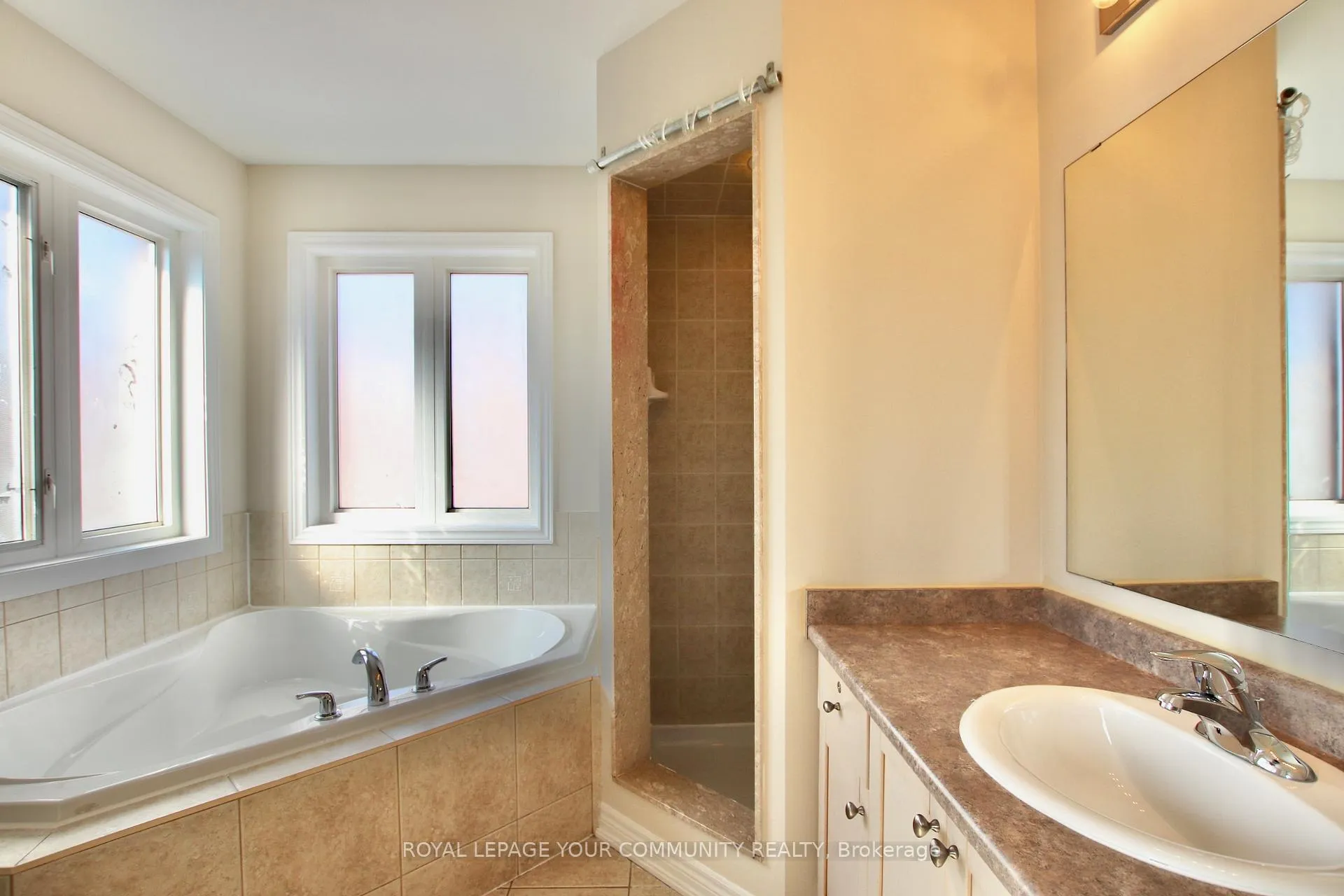 Photo 23 of 91 Gauguin Avenue, Vaughan, Patterson — HOMEH