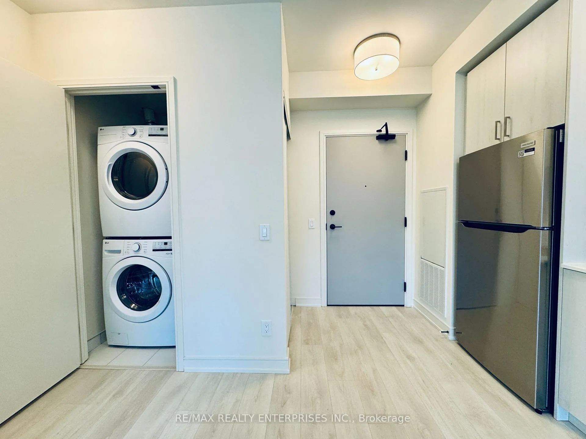 Photo 2 of Unit 304, 8020 Derry Road, Milton, Coates — HOMEH