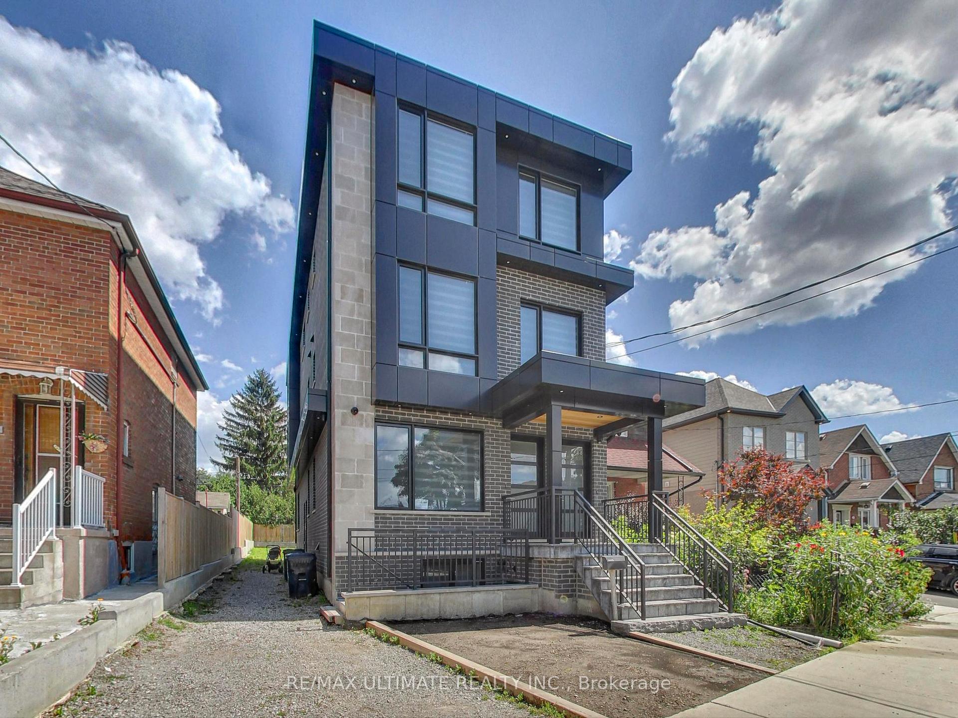 Front of Unit 201, 387 Glenholme Avenue
