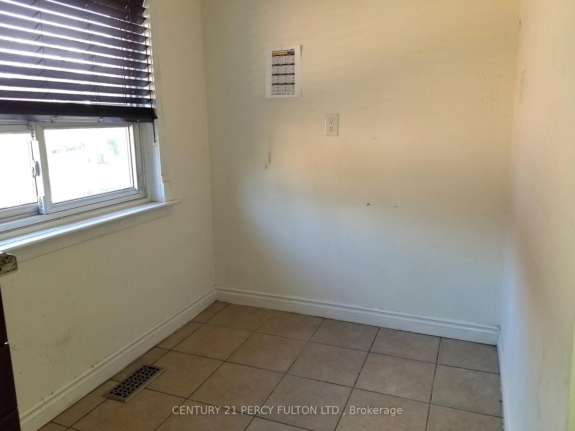 Photo 11 of Unit Main Floor, 182 Confederation Drive, Scarborough, Woburn — HOMEH