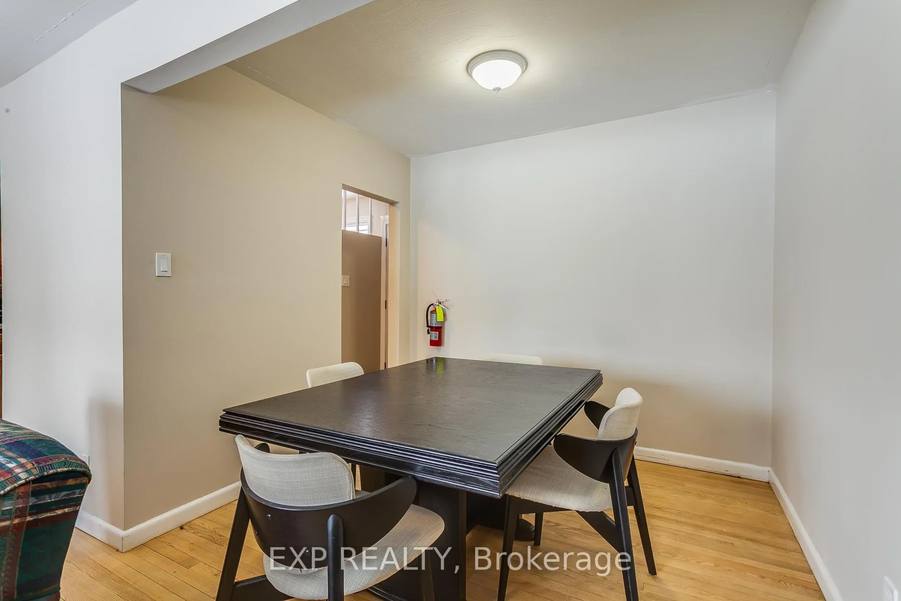 Photo 9 of 655 Gardenvale Road W, Ottawa, Castle Heights/Rideau High — HOMEH