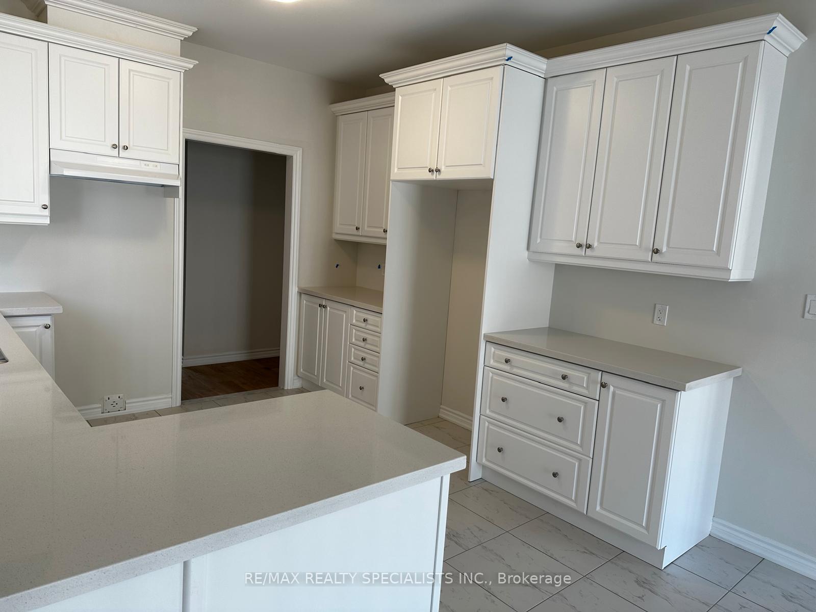 Photo 2 of 16 Huntsworth Avenue, Thorold, Thorold Downtown — HOMEH