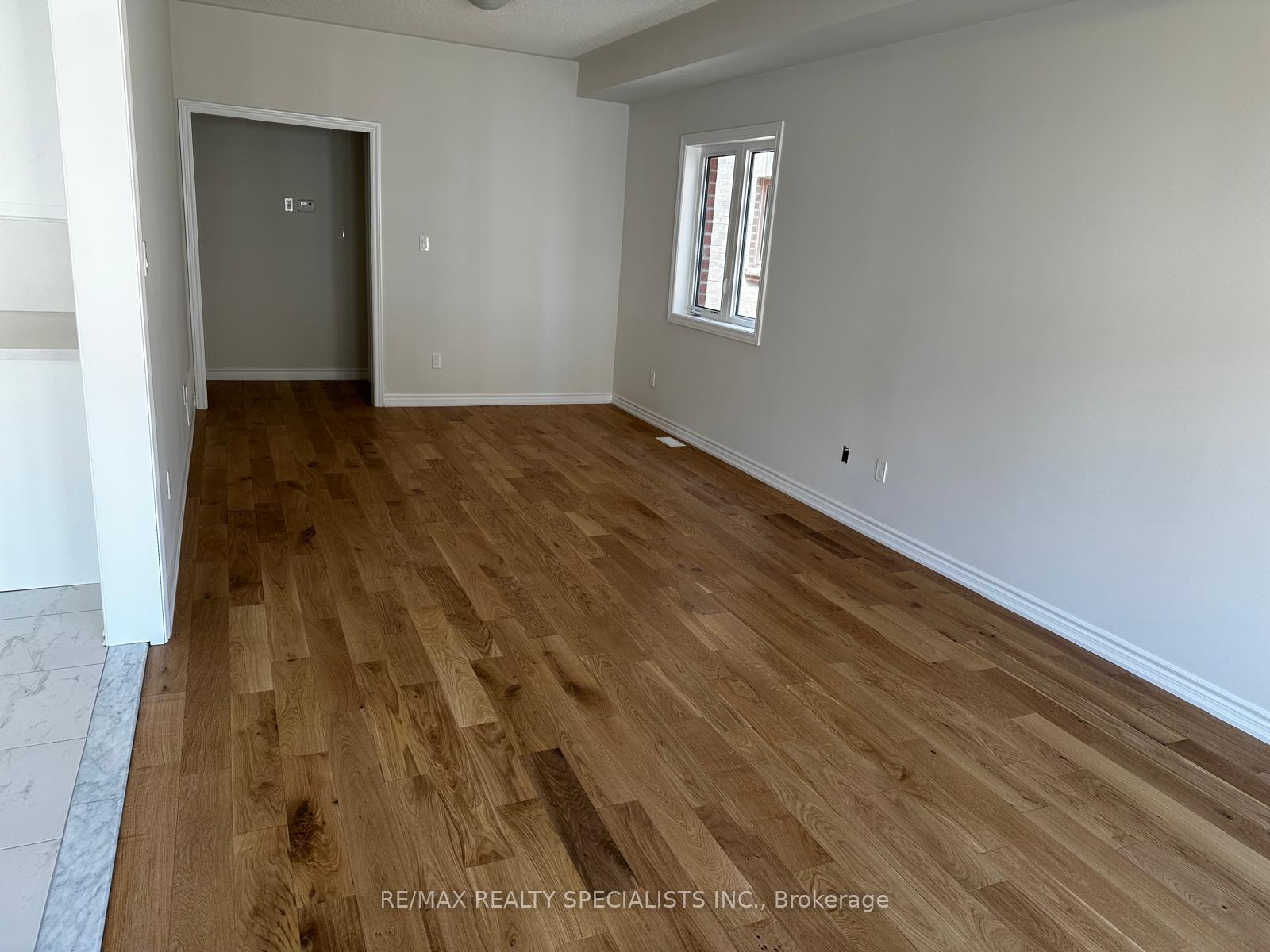Photo 6 of 16 Huntsworth Avenue, Thorold, Thorold Downtown — HOMEH