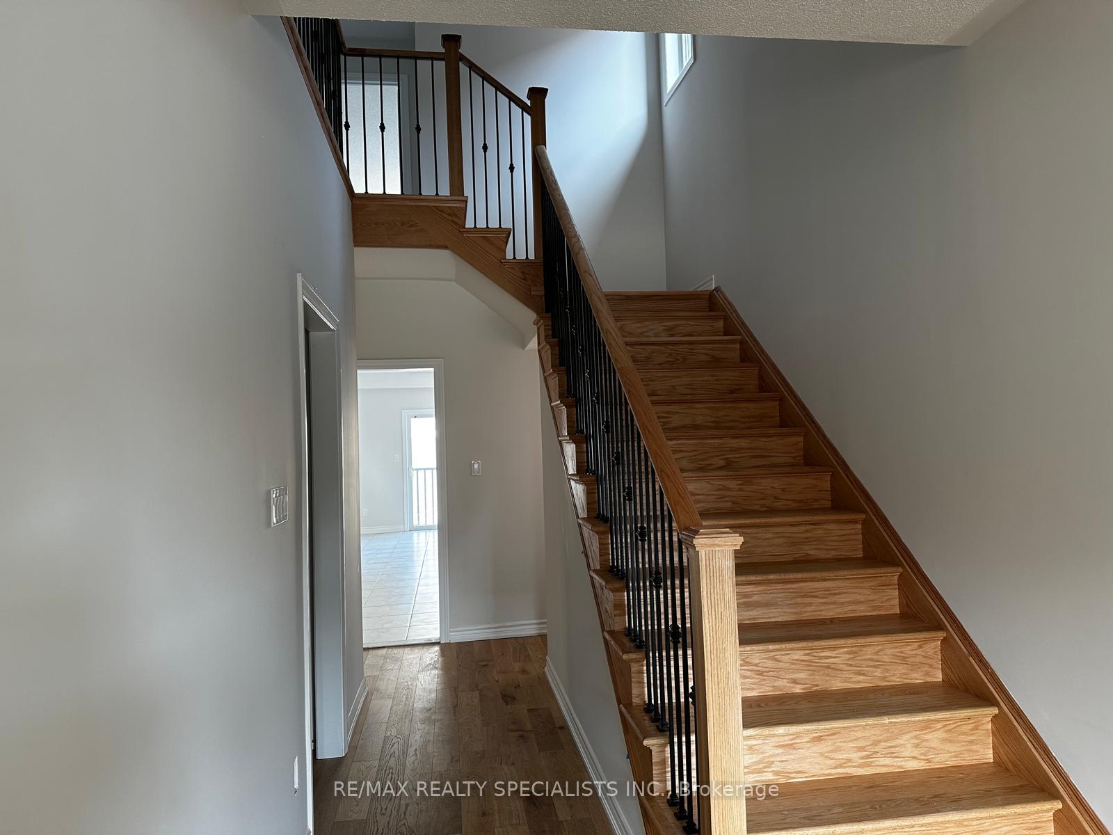 Photo 9 of 16 Huntsworth Avenue, Thorold, Thorold Downtown — HOMEH