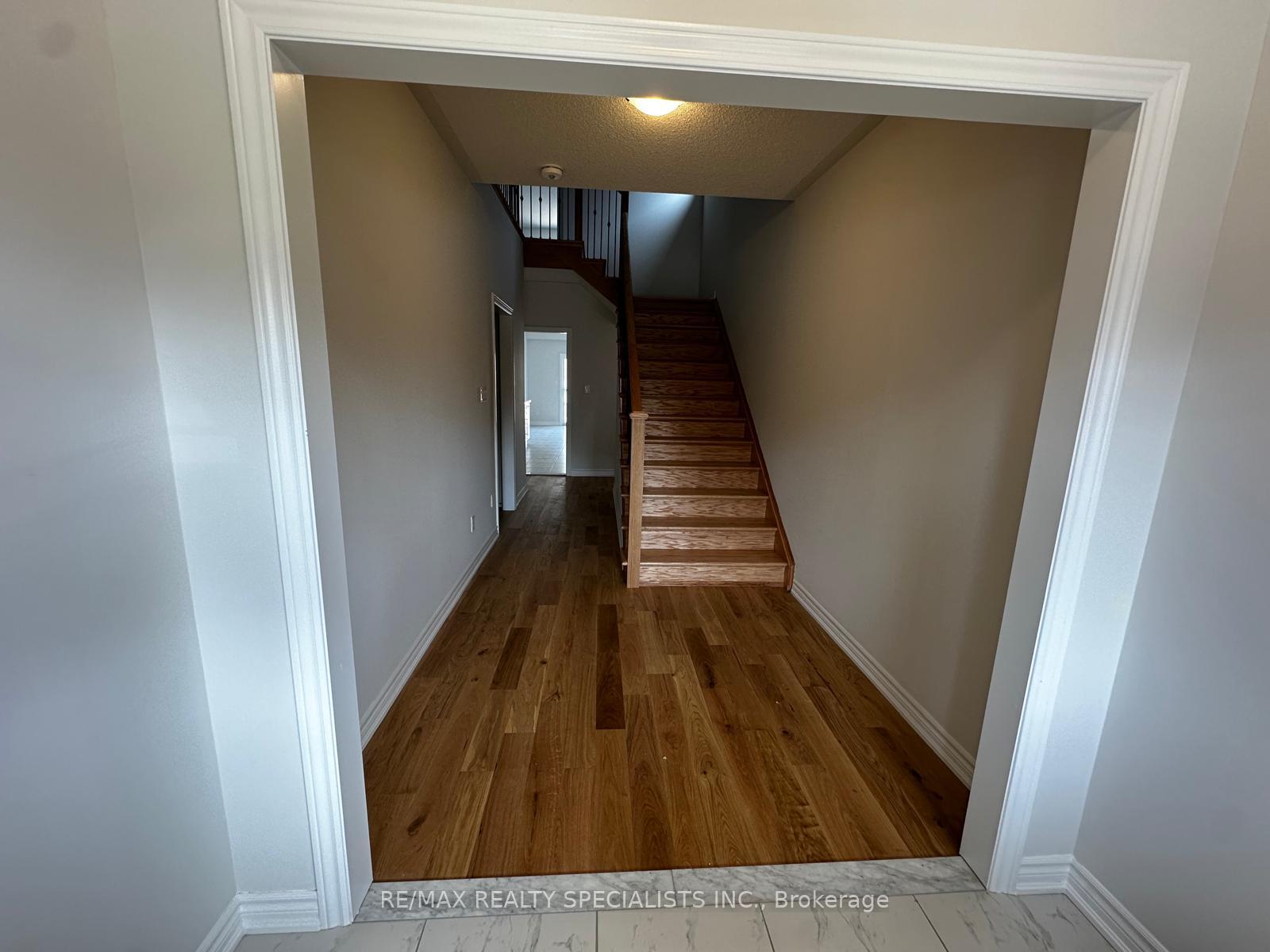 Photo 10 of 16 Huntsworth Avenue, Thorold, Thorold Downtown — HOMEH