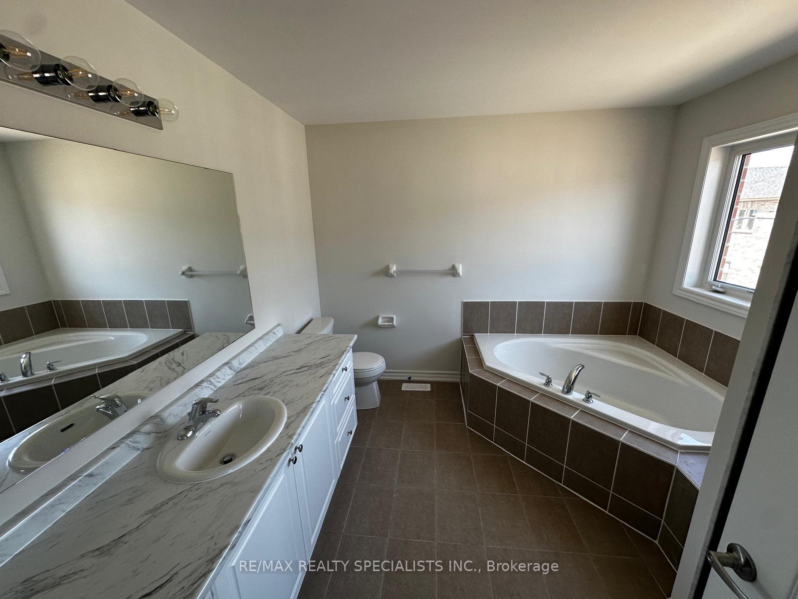 Photo 12 of 16 Huntsworth Avenue, Thorold, Thorold Downtown — HOMEH