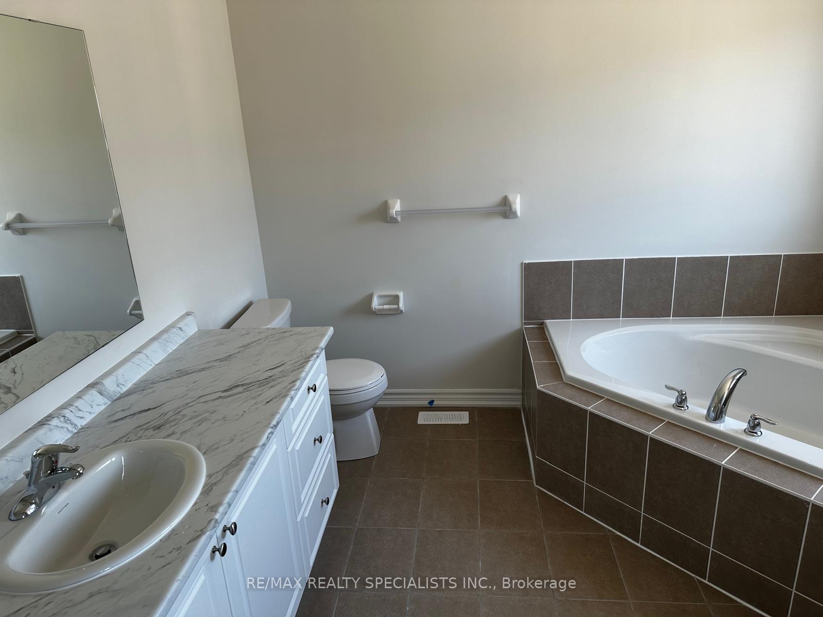 Photo 13 of 16 Huntsworth Avenue, Thorold, Thorold Downtown — HOMEH