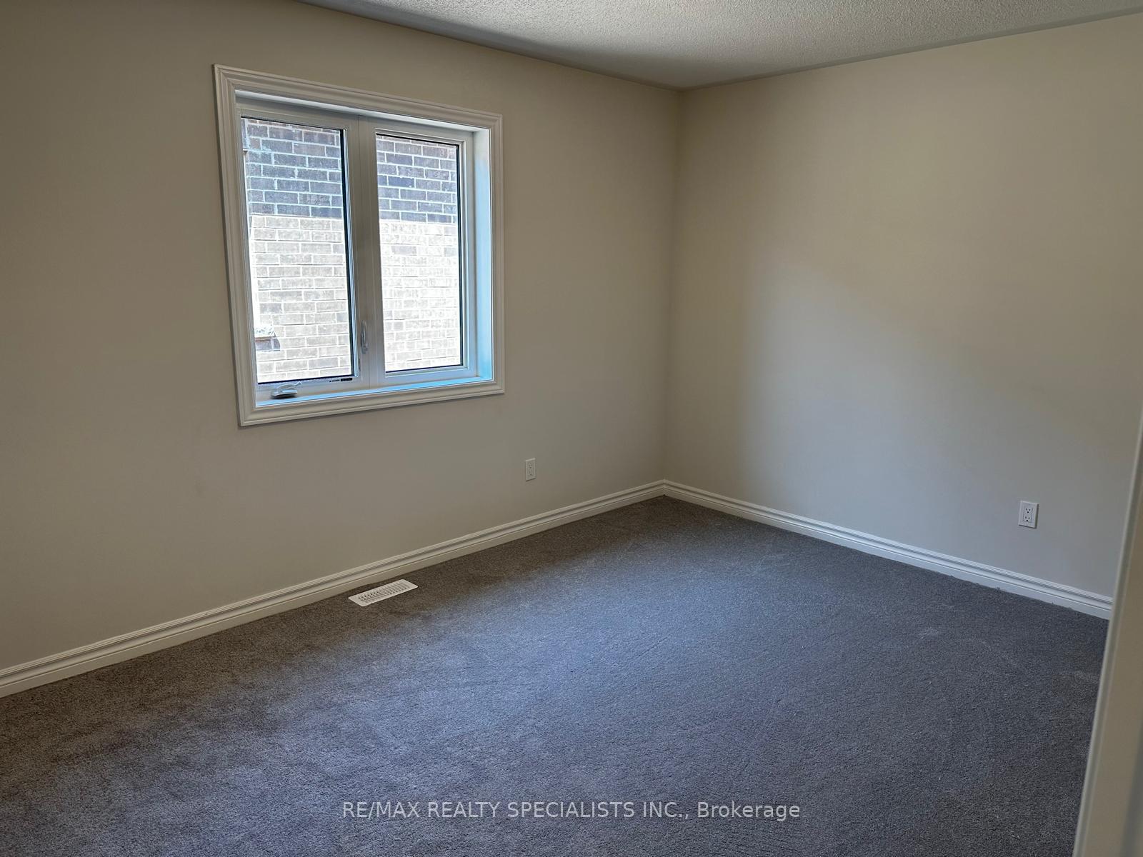 Photo 17 of 16 Huntsworth Avenue, Thorold, Thorold Downtown — HOMEH
