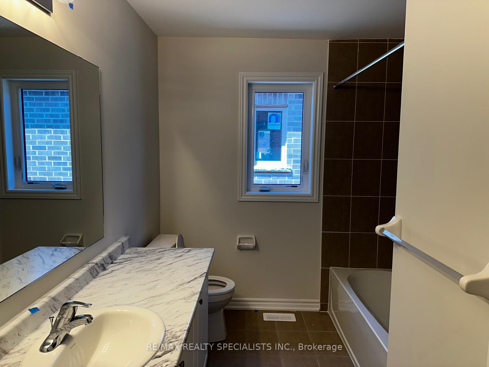 Photo 19 of 16 Huntsworth Avenue, Thorold, Thorold Downtown — HOMEH