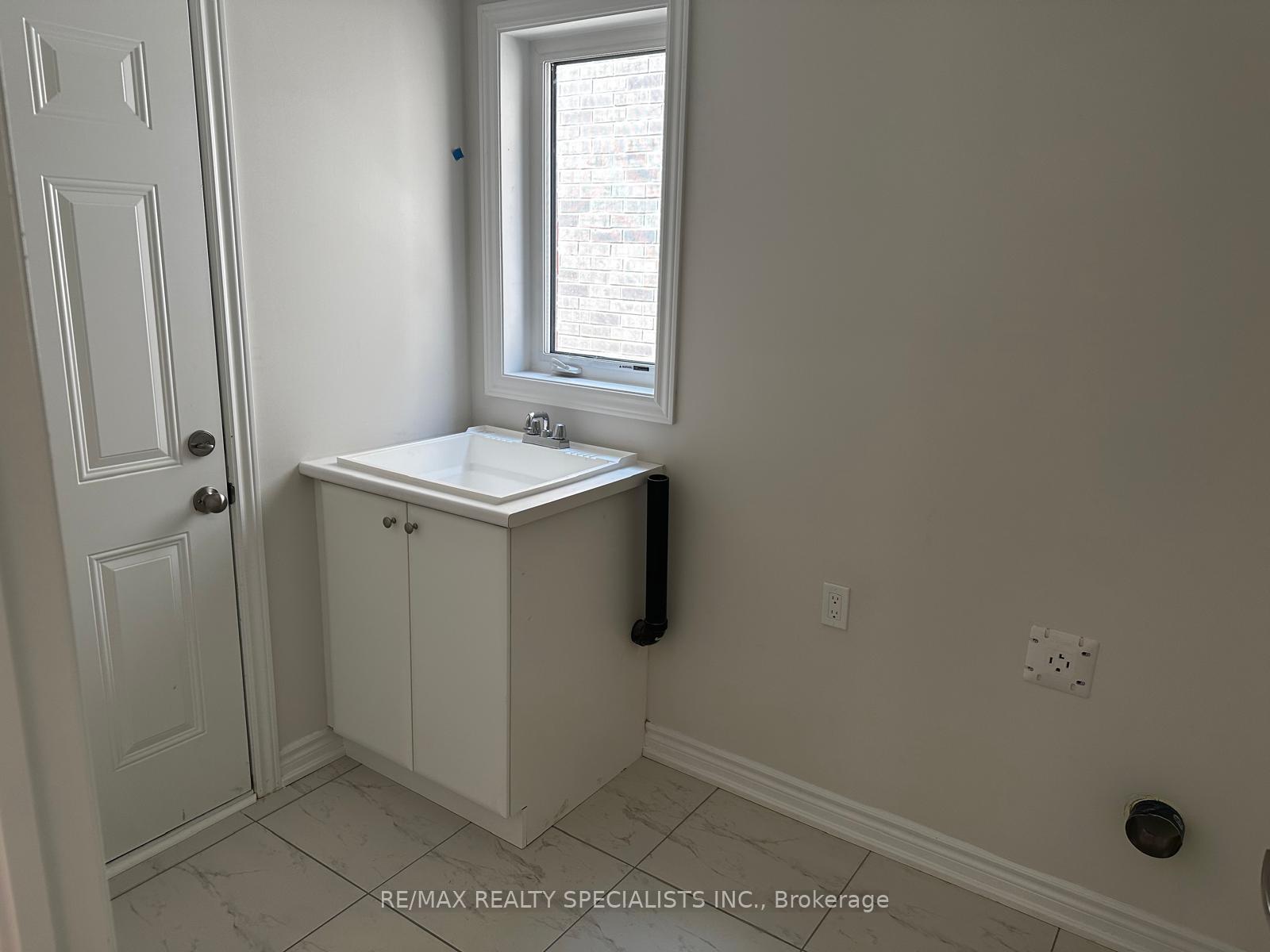 Photo 22 of 16 Huntsworth Avenue, Thorold, Thorold Downtown — HOMEH