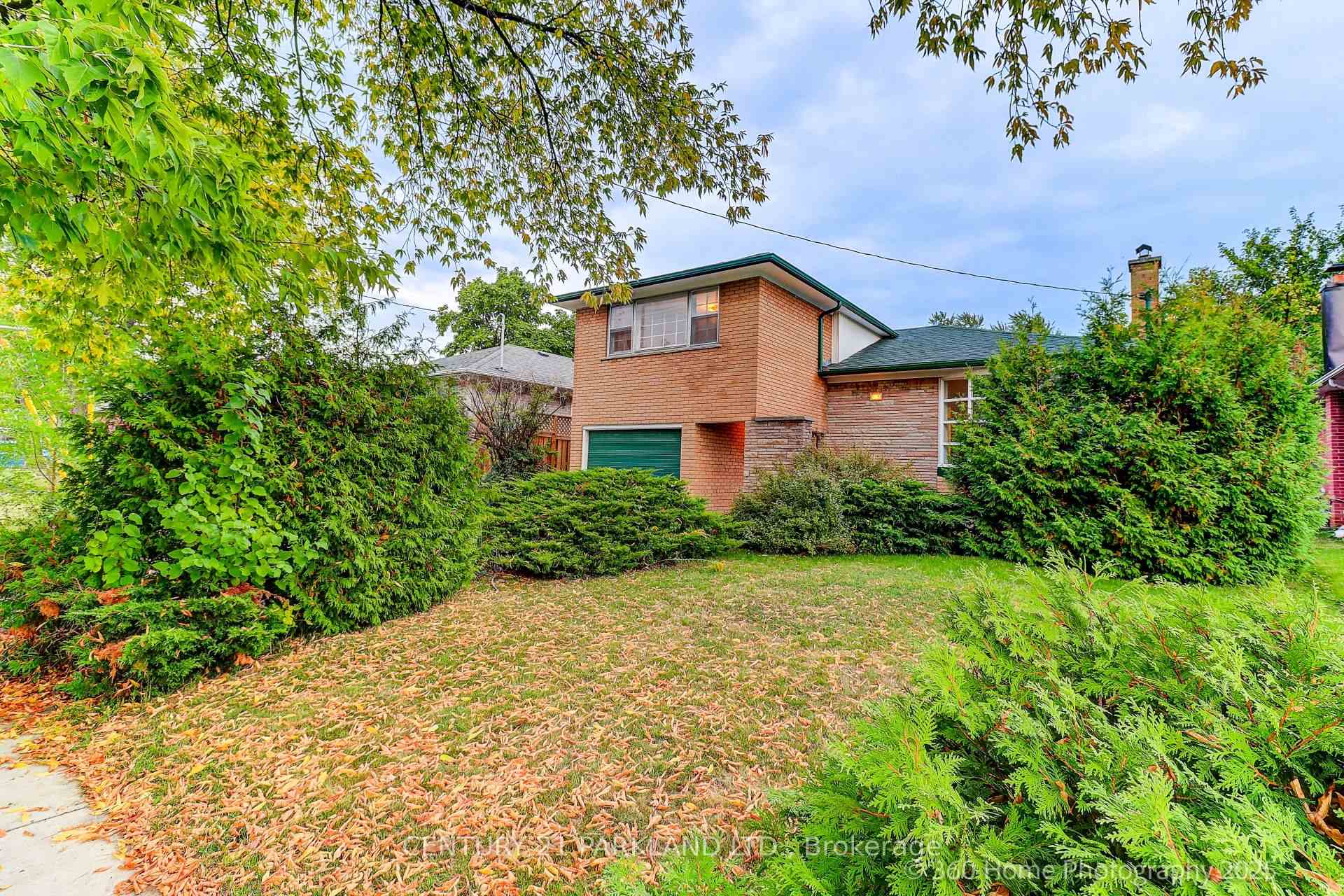 Photo 1 of 197 Brimorton Drive, Scarborough, Woburn — HOMEH