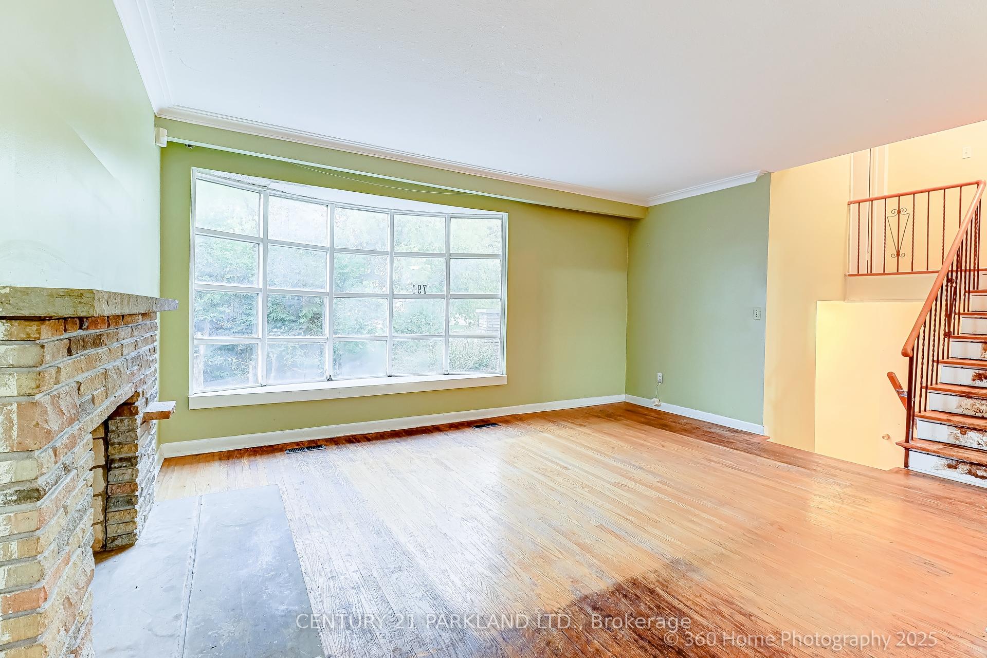 Photo 3 of 197 Brimorton Drive, Scarborough, Woburn — HOMEH
