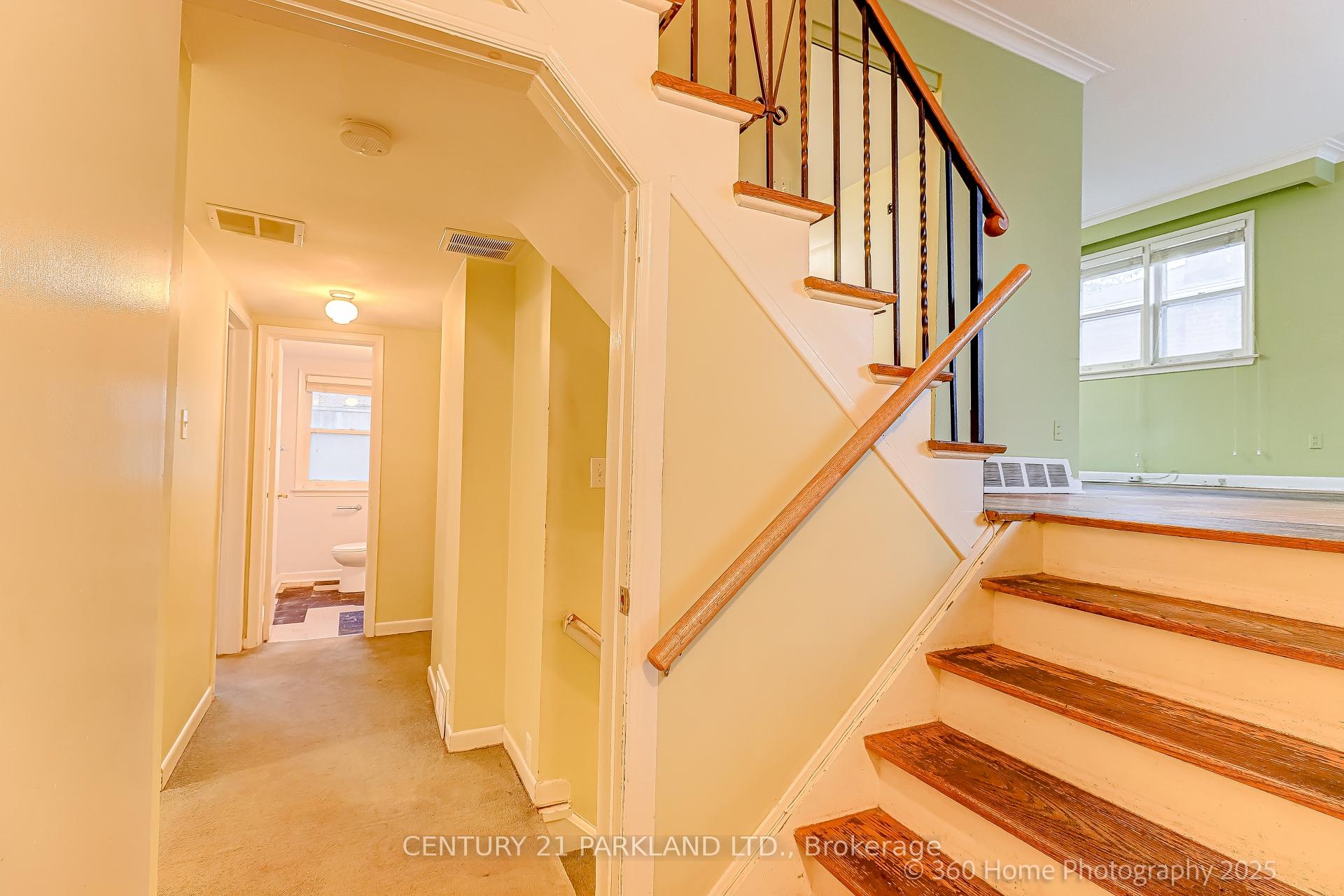 Photo 4 of 197 Brimorton Drive, Scarborough, Woburn — HOMEH