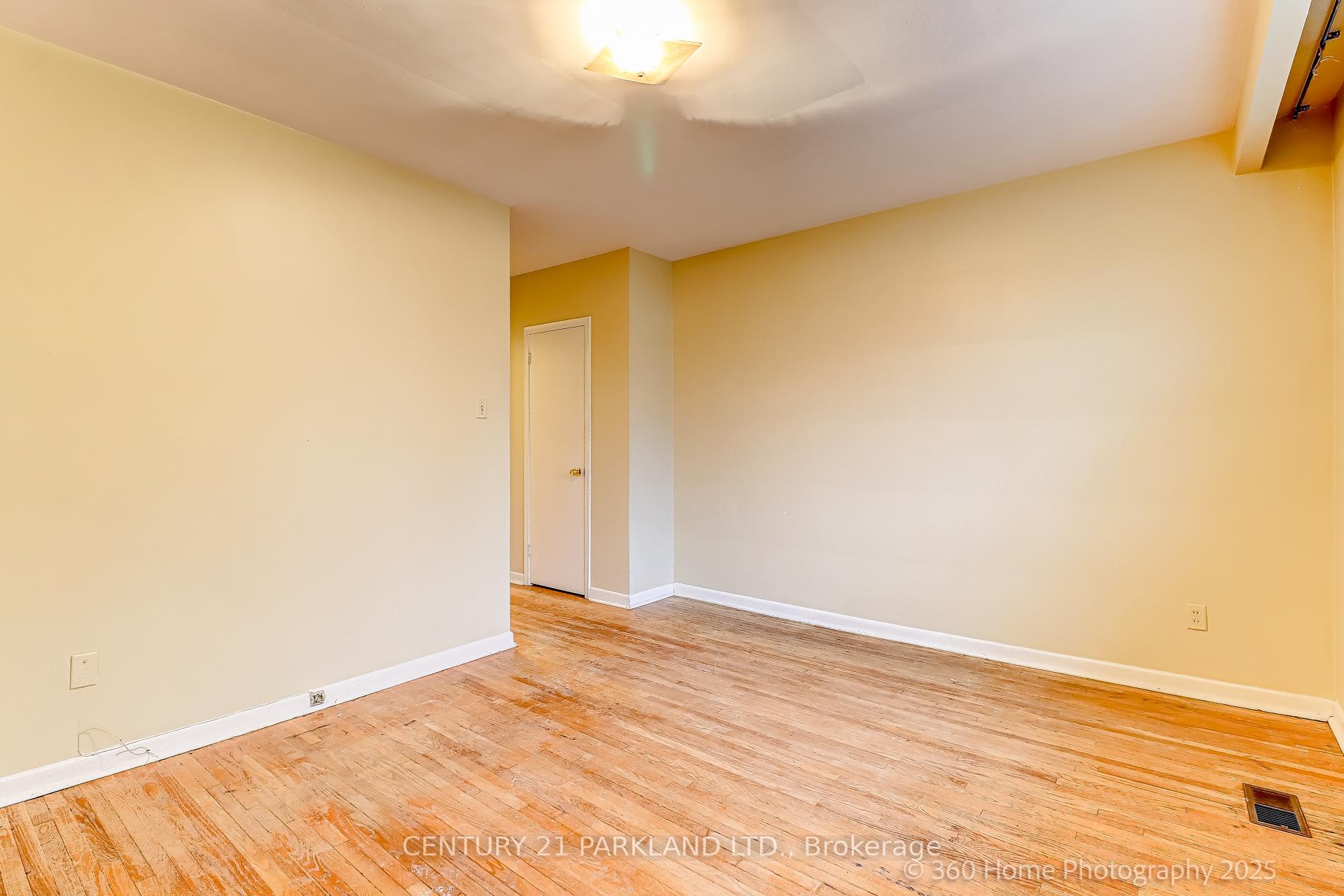 Photo 5 of 197 Brimorton Drive, Scarborough, Woburn — HOMEH