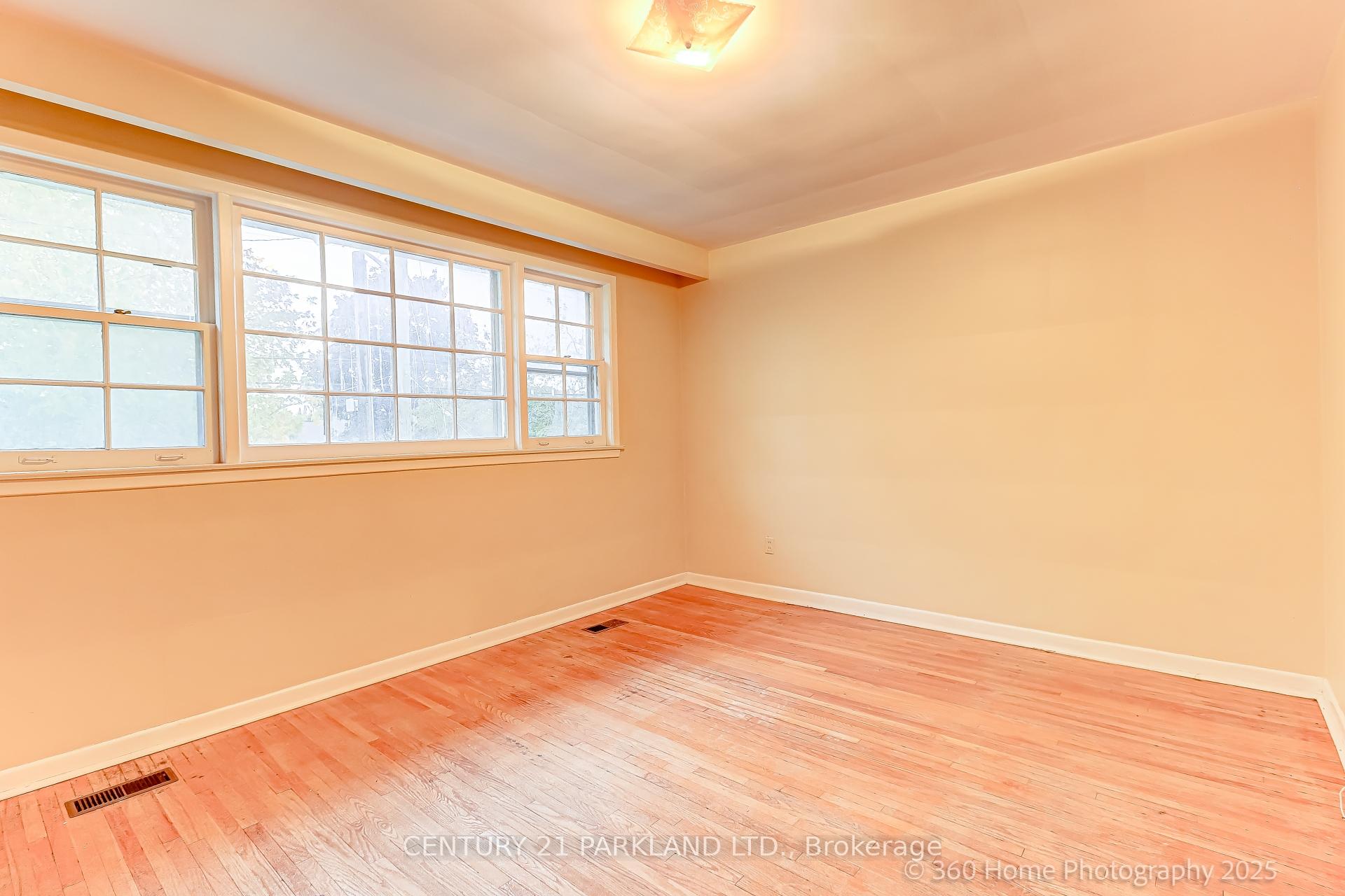 Photo 12 of 197 Brimorton Drive, Scarborough, Woburn — HOMEH