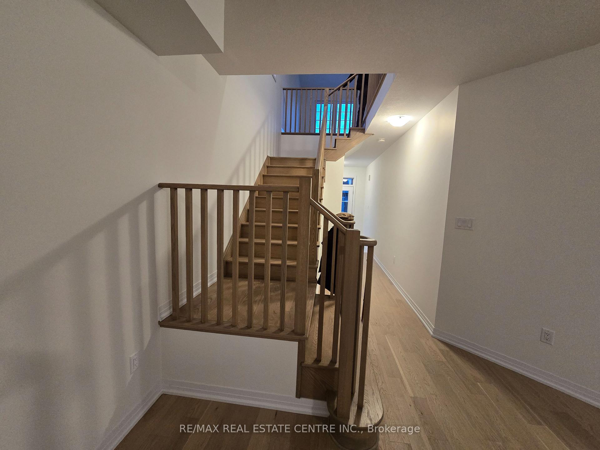 Photo 2 of 20 Heritage Way, Thorold, Rolling Meadows — HOMEH