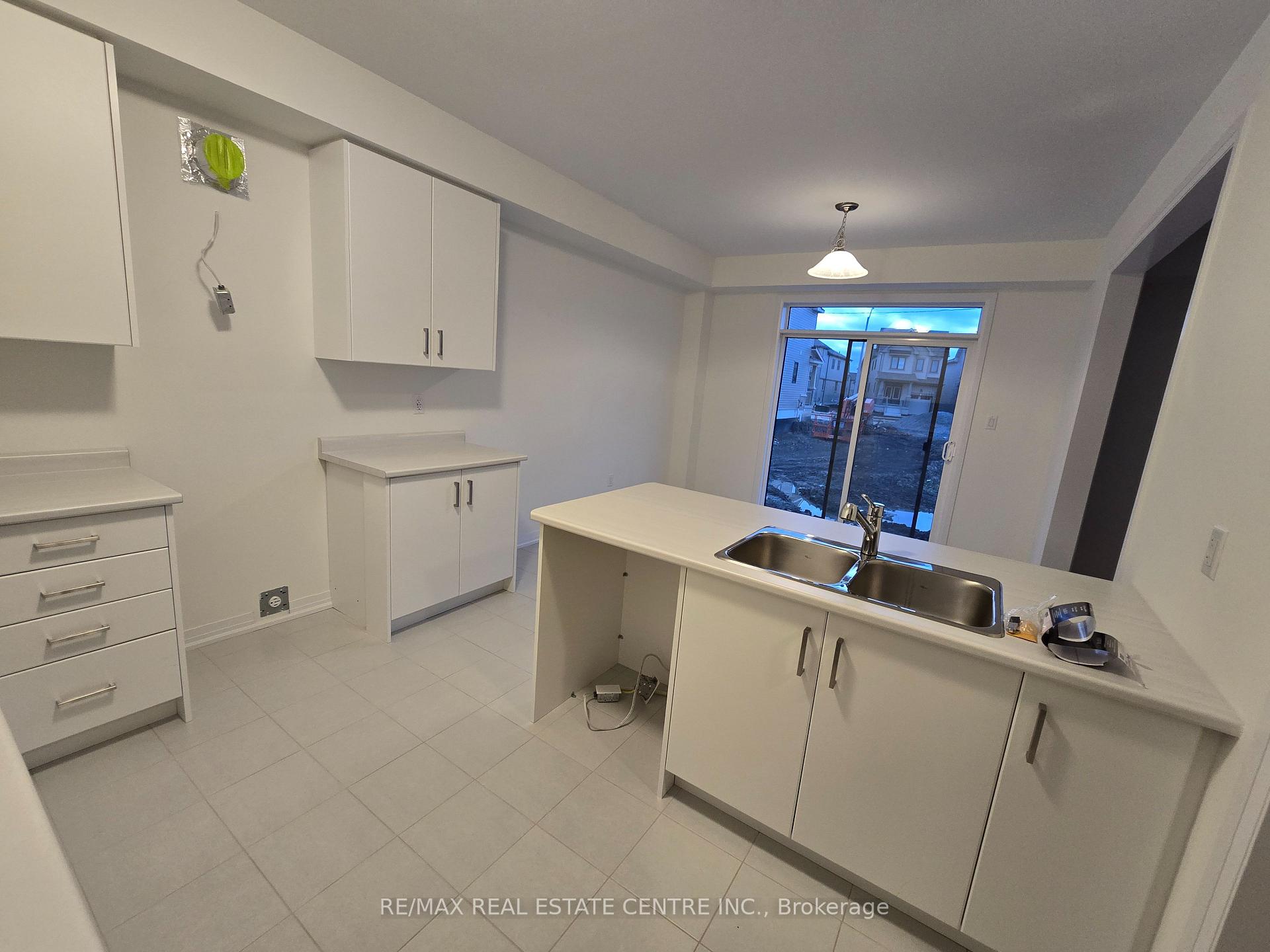 Photo 5 of 20 Heritage Way, Thorold, Rolling Meadows — HOMEH