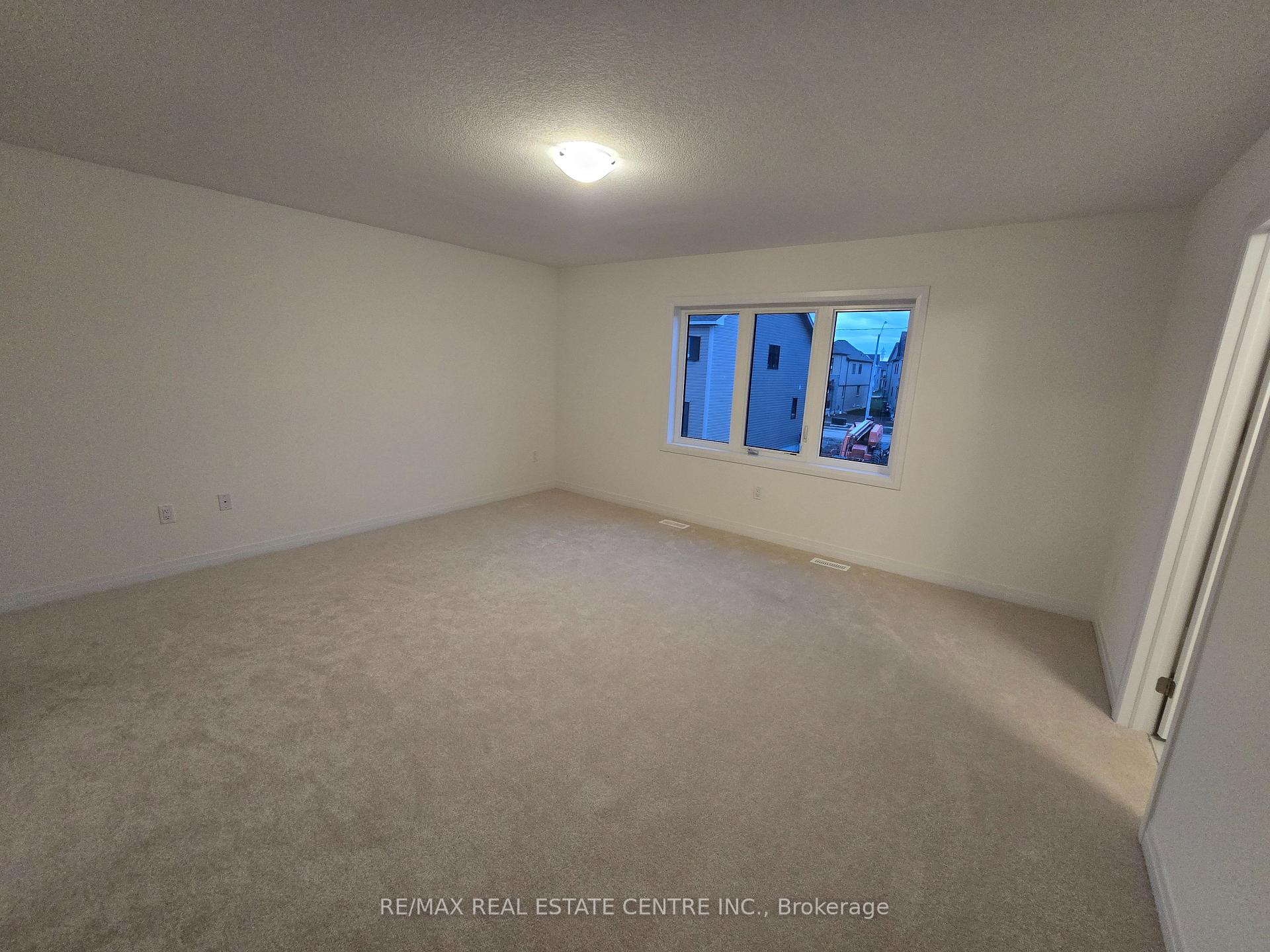 Photo 14 of 20 Heritage Way, Thorold, Rolling Meadows — HOMEH