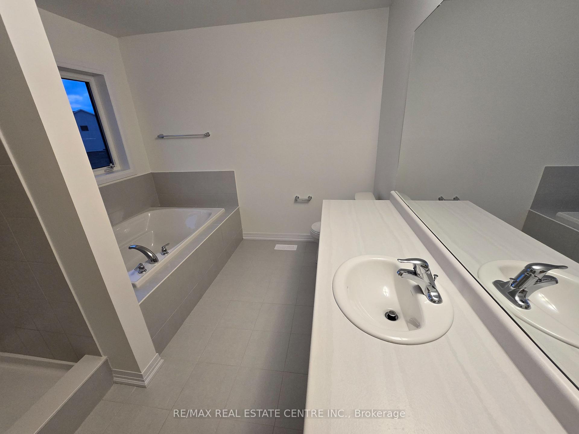 Photo 16 of 20 Heritage Way, Thorold, Rolling Meadows — HOMEH