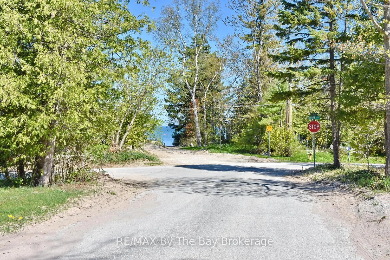 Photo 2 of 15 Sylvan Avenue, Wasaga Beach — HOMEH