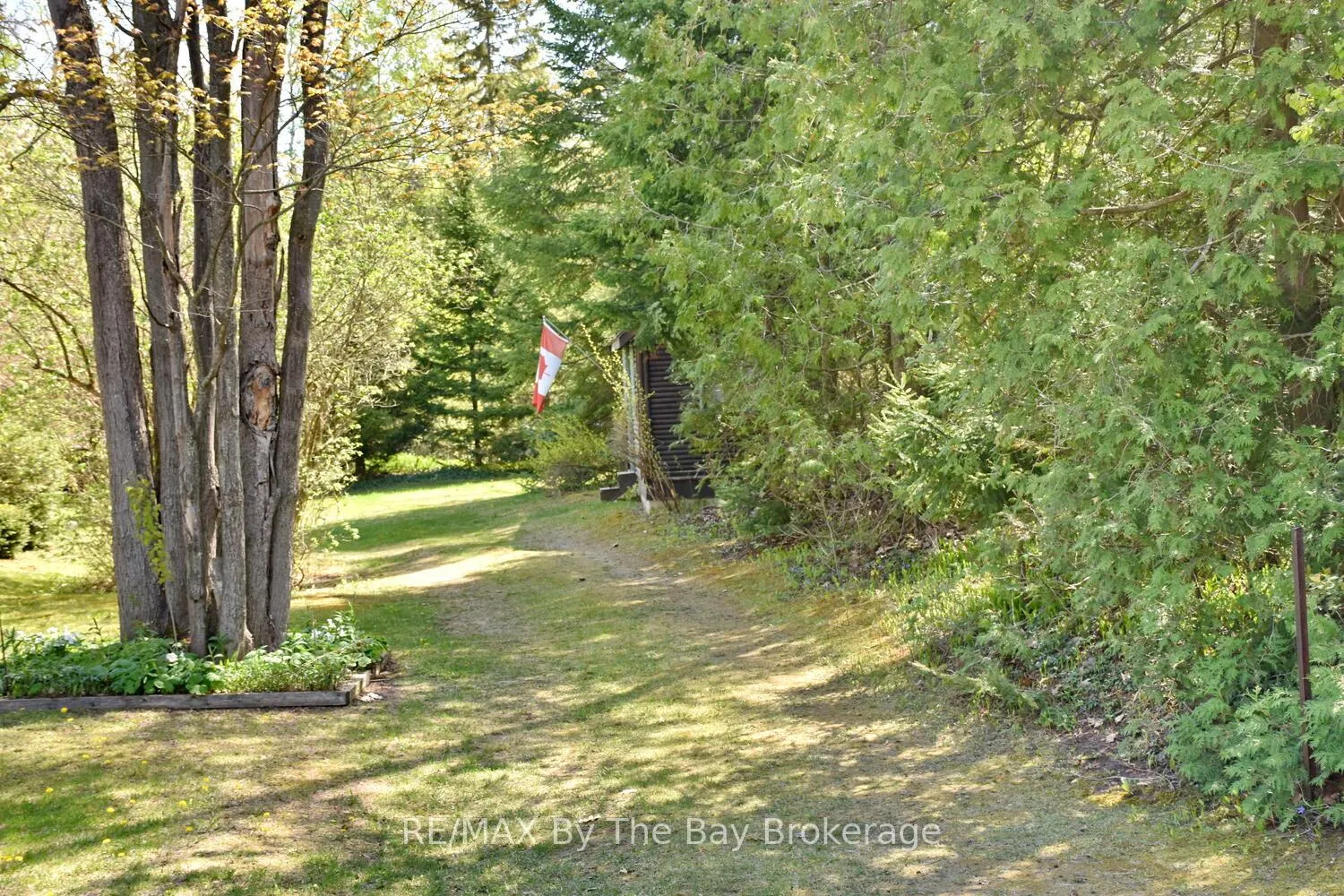 Photo 7 of 15 Sylvan Avenue, Wasaga Beach — HOMEH
