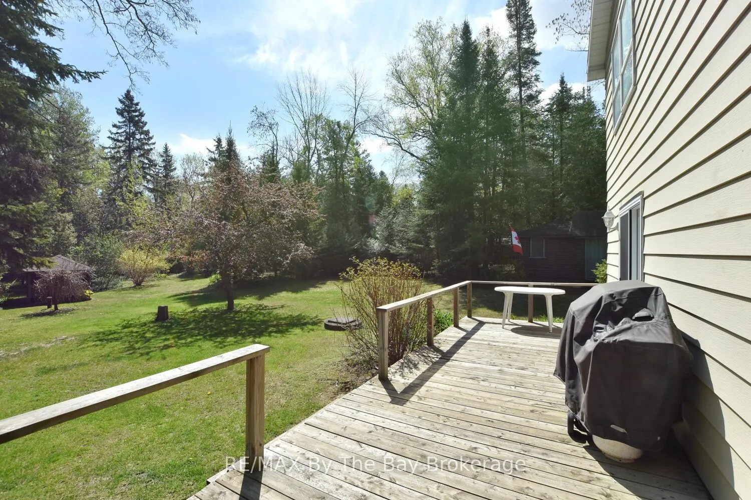 Photo 8 of 15 Sylvan Avenue, Wasaga Beach — HOMEH