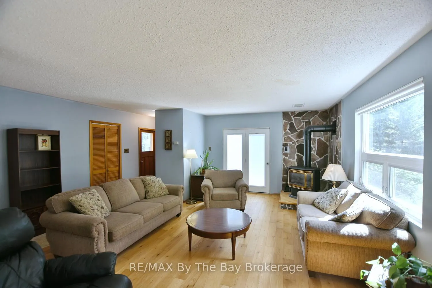 Photo 15 of 15 Sylvan Avenue, Wasaga Beach — HOMEH