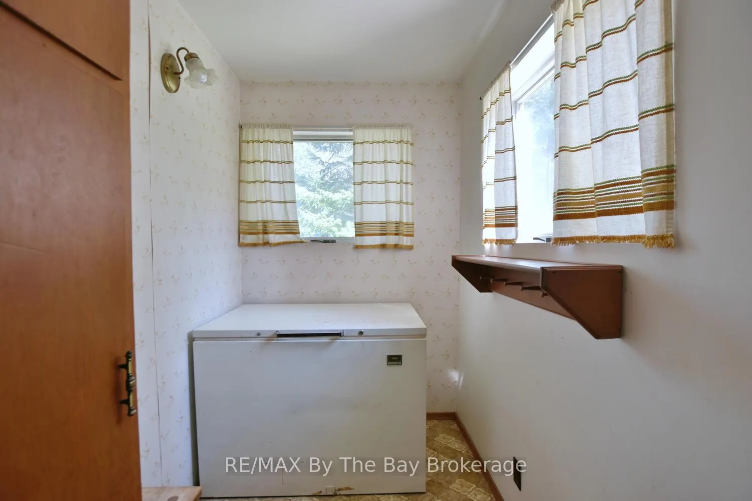 Photo 21 of 15 Sylvan Avenue, Wasaga Beach — HOMEH