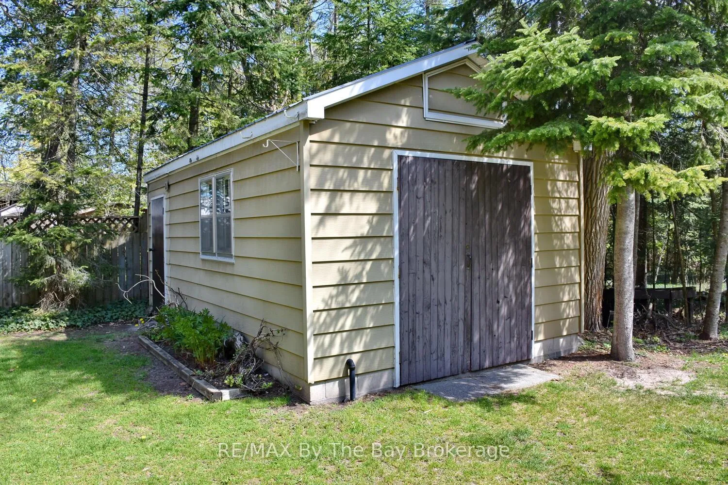 Photo 35 of 15 Sylvan Avenue, Wasaga Beach — HOMEH