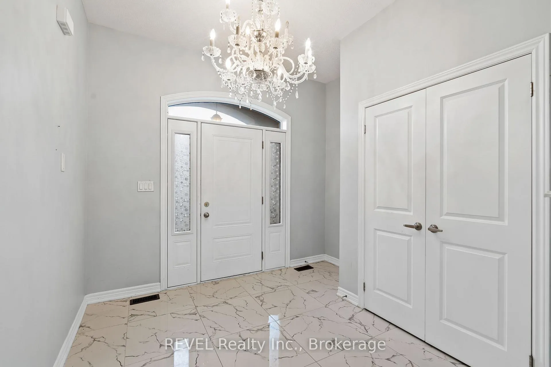 Photo 4 of 32 Sparkle Drive, Thorold, Rolling Meadows — HOMEH