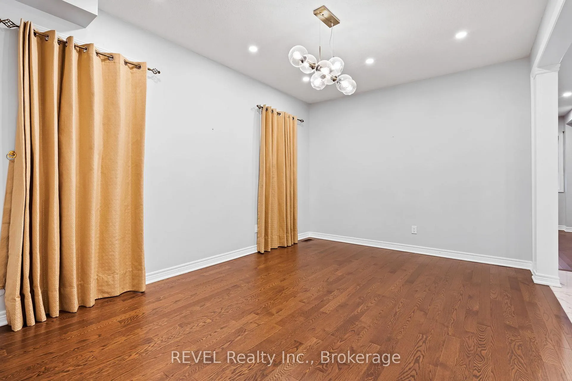 Photo 8 of 32 Sparkle Drive, Thorold, Rolling Meadows — HOMEH