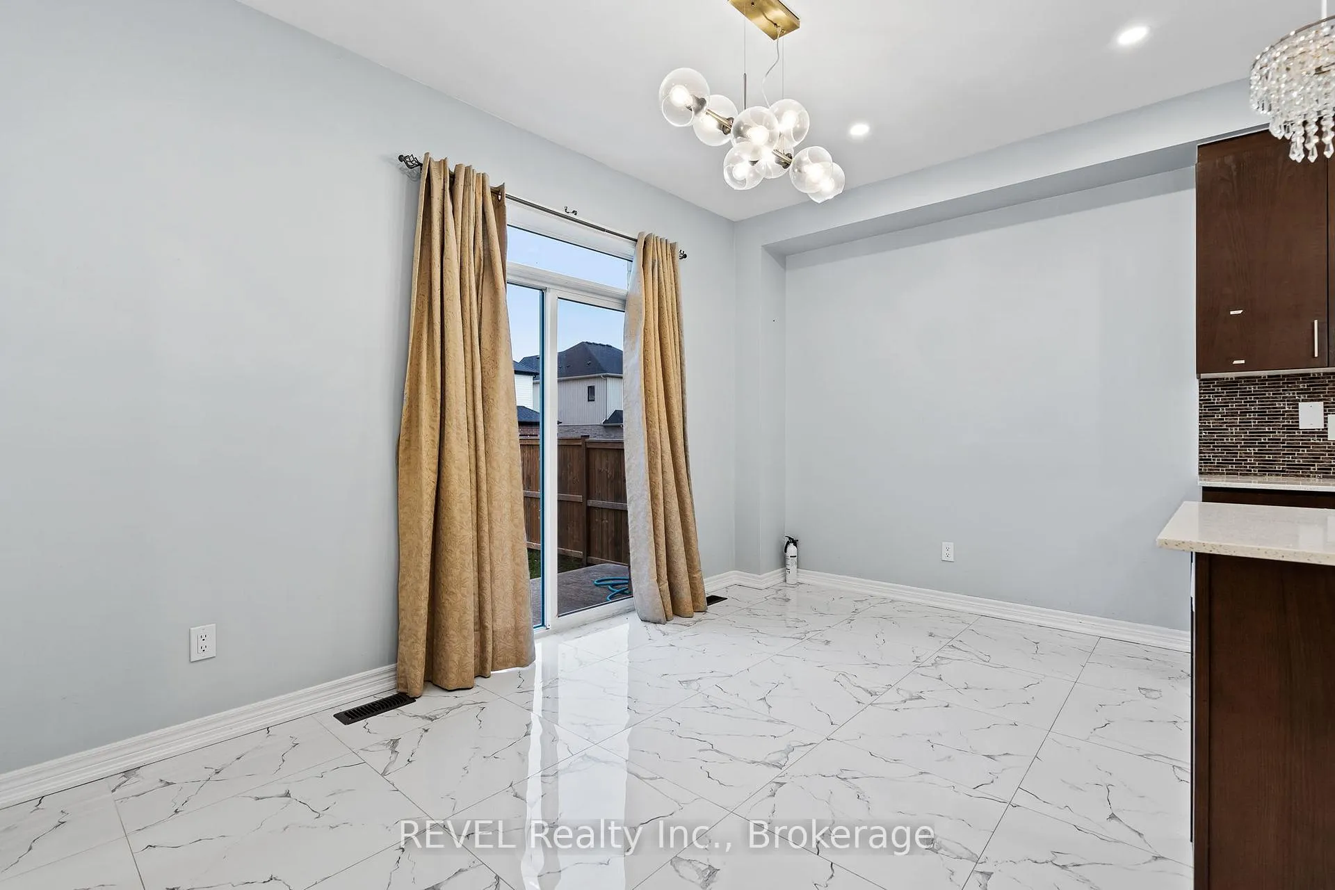 Photo 13 of 32 Sparkle Drive, Thorold, Rolling Meadows — HOMEH