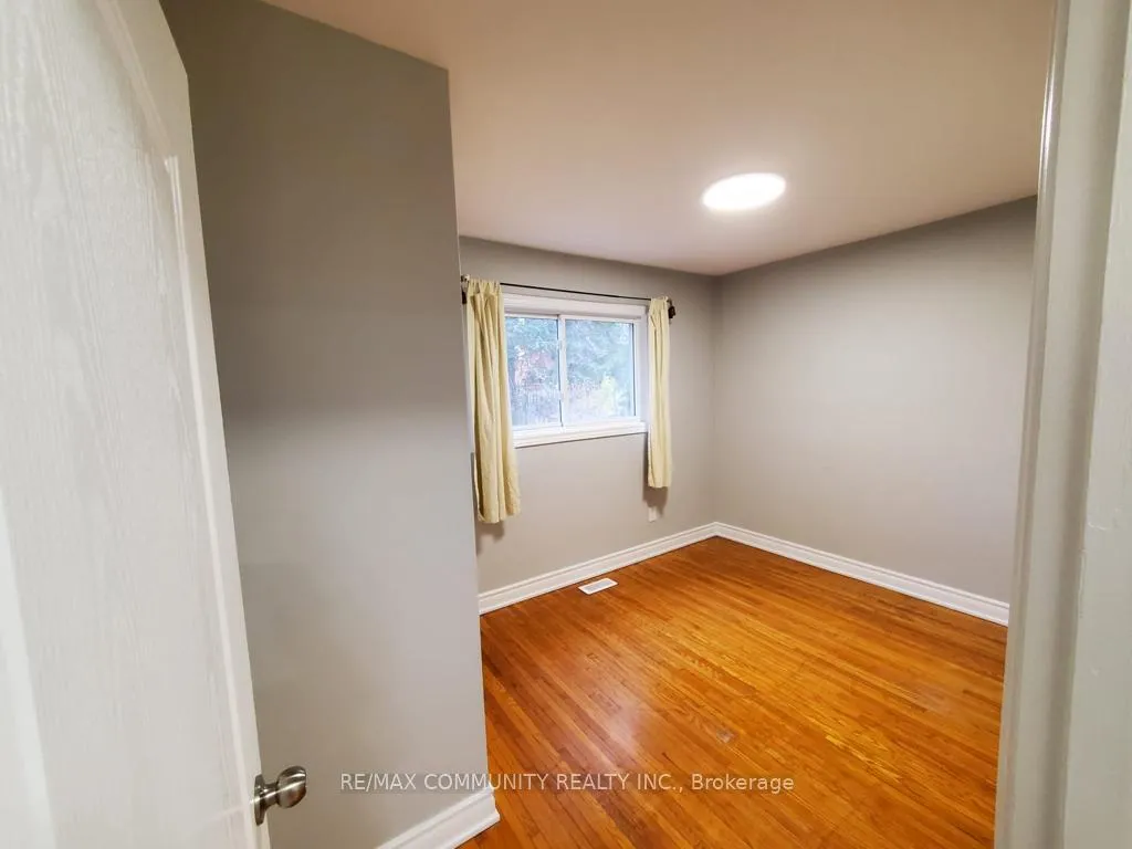 Photo 5 of 11 Northfield Road, Scarborough, Woburn — HOMEH