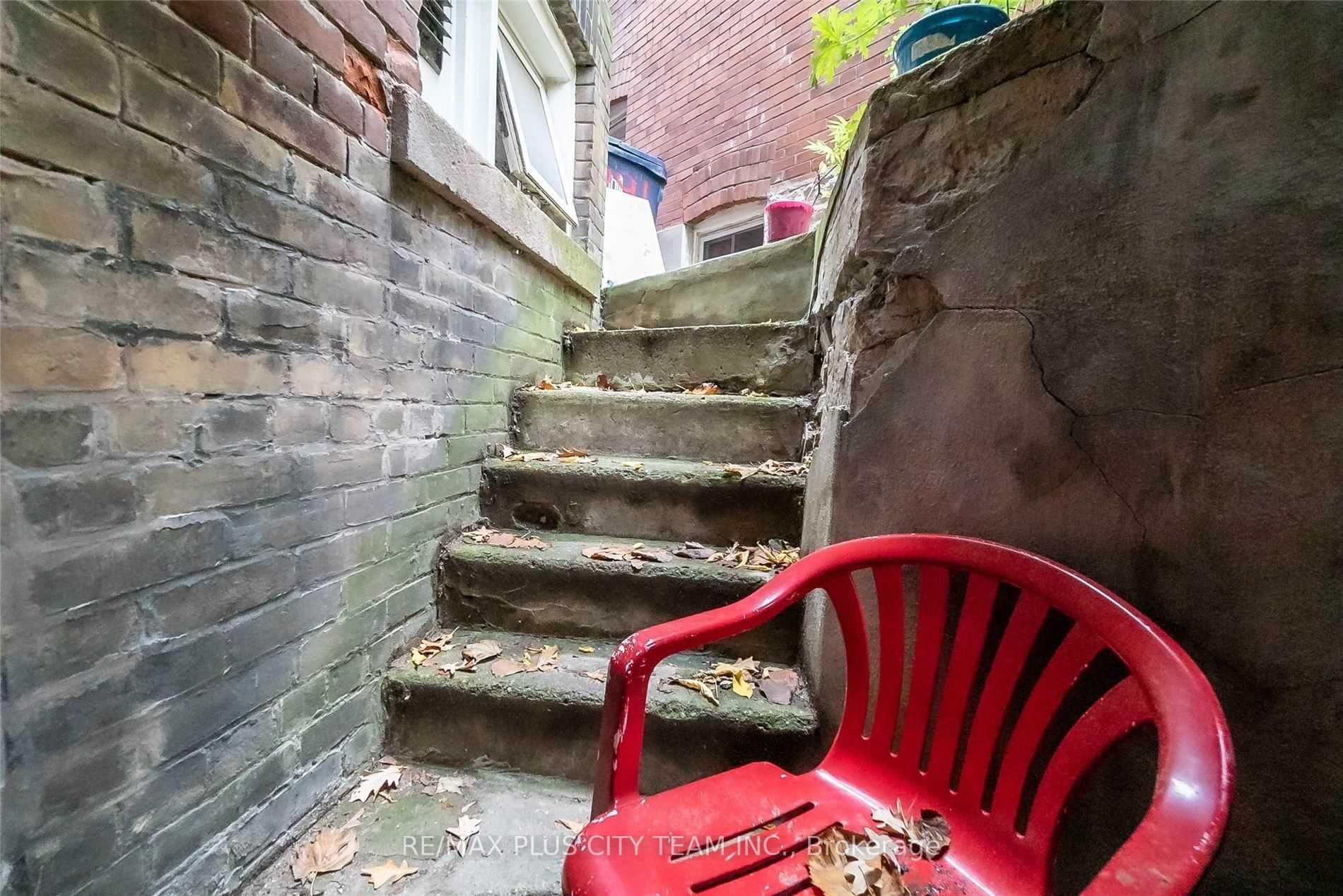 Photo 32 of Unit 8, 291 St George Street, Toronto, The Annex — HOMEH